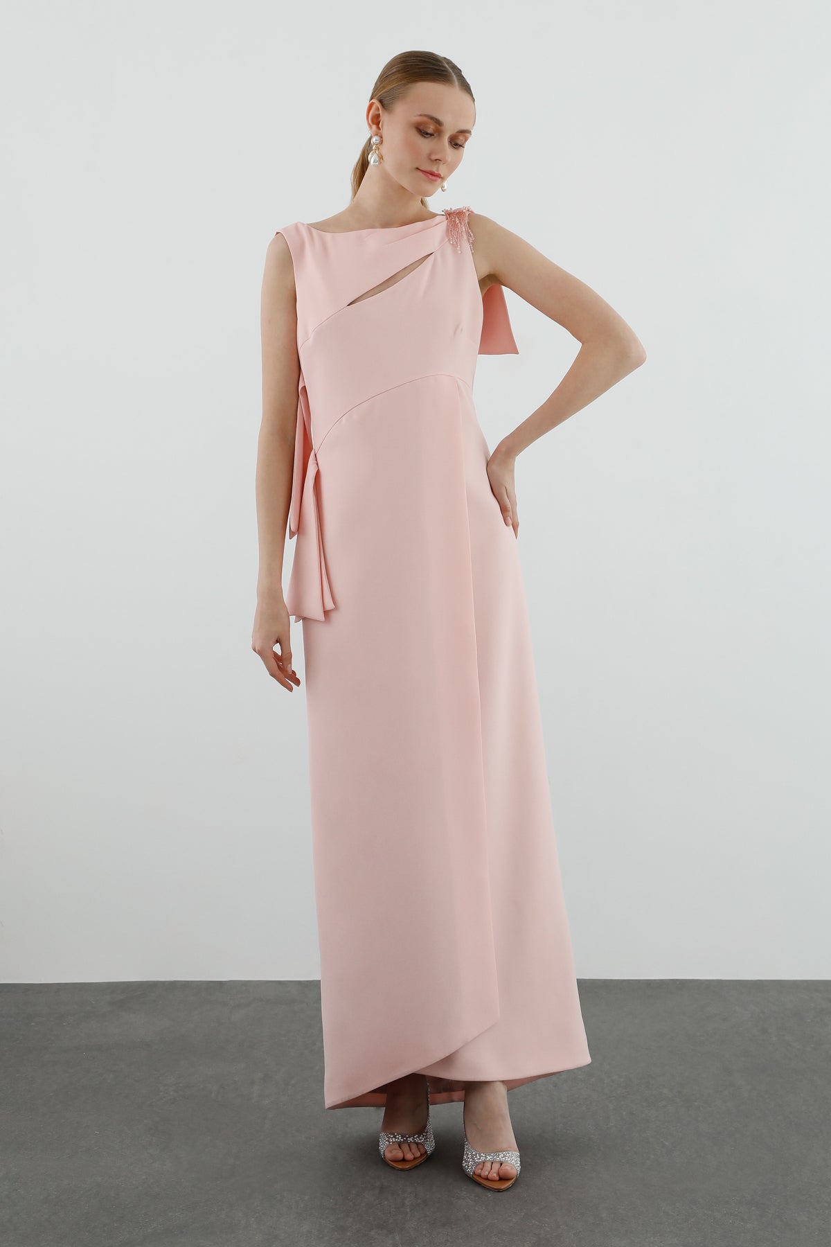 Pencere Detaylı Bağlamalı Uzun Elbise