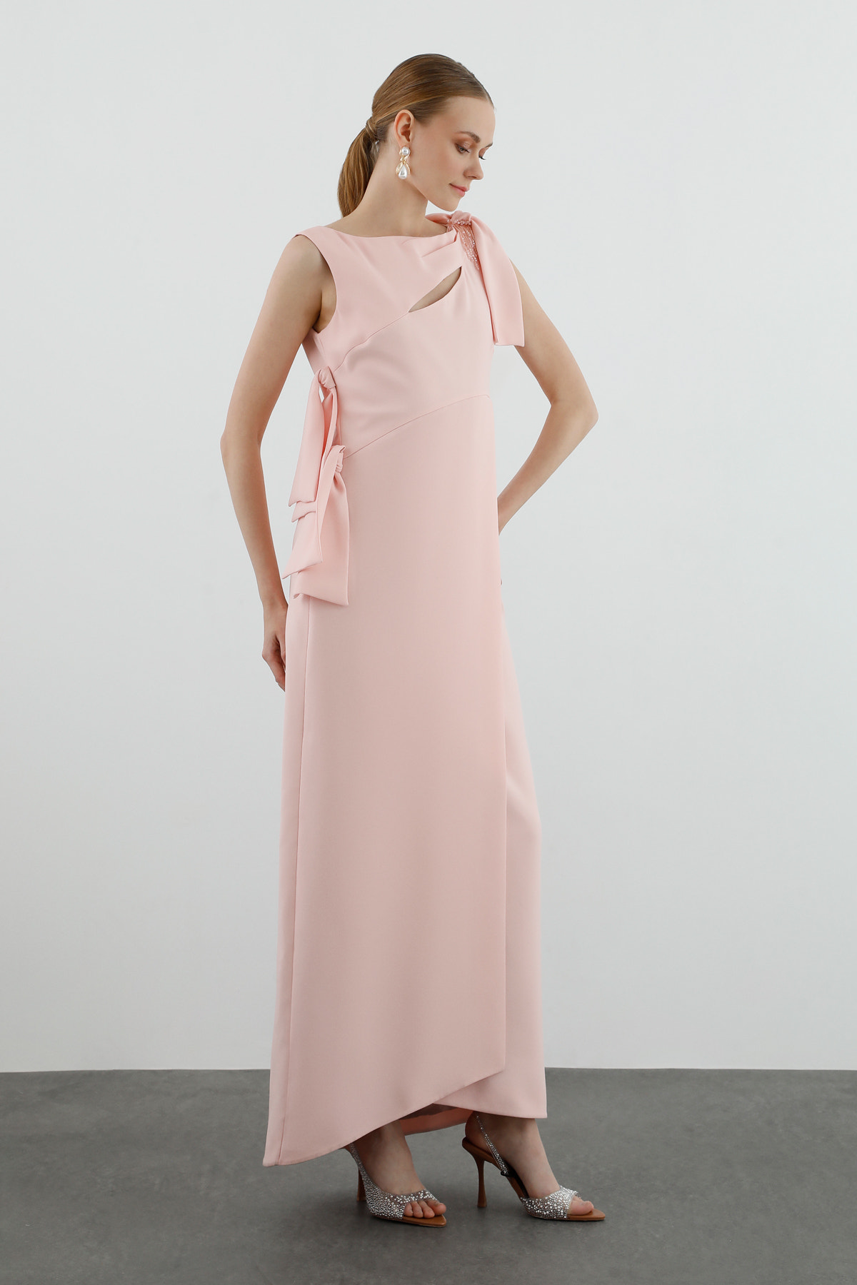 Pencere Detaylı Bağlamalı Uzun Elbise