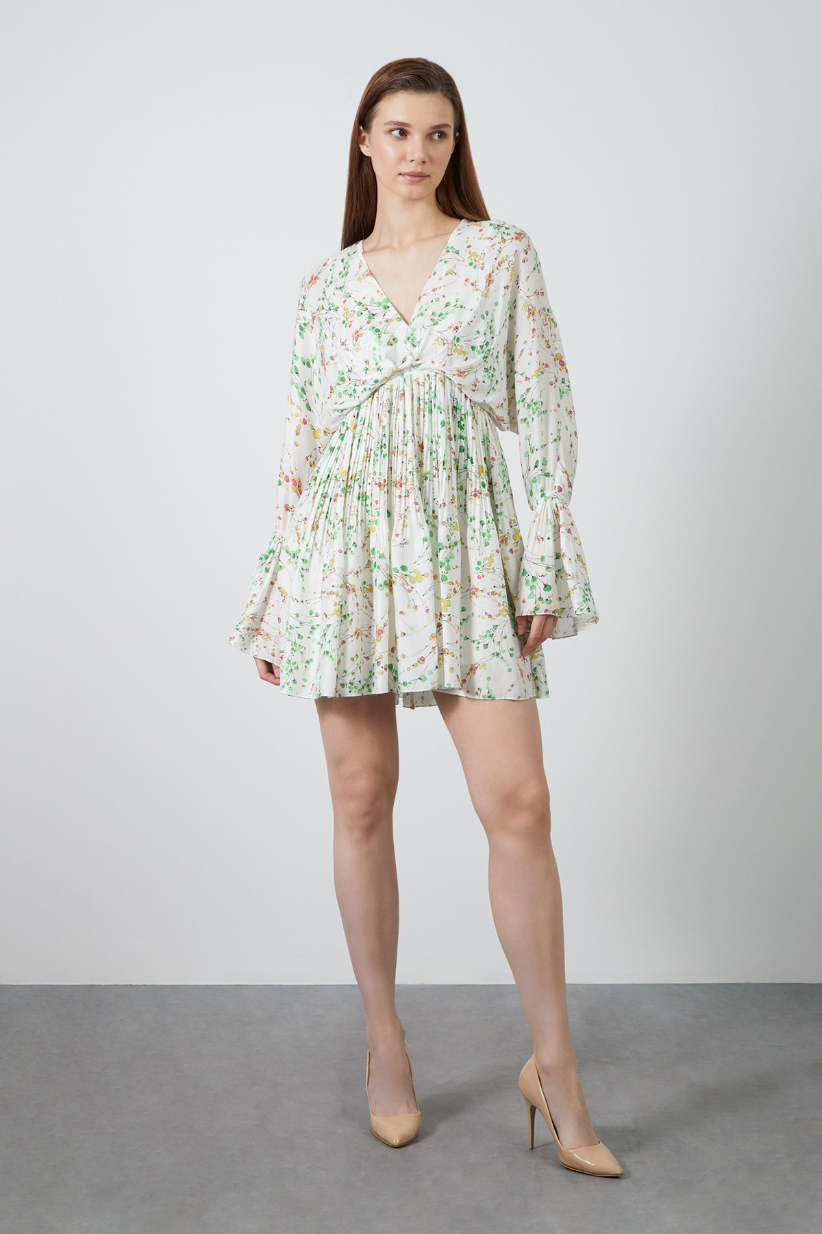 Çiçek Desenli V Yaka Uzun Kollu Mini Elbise