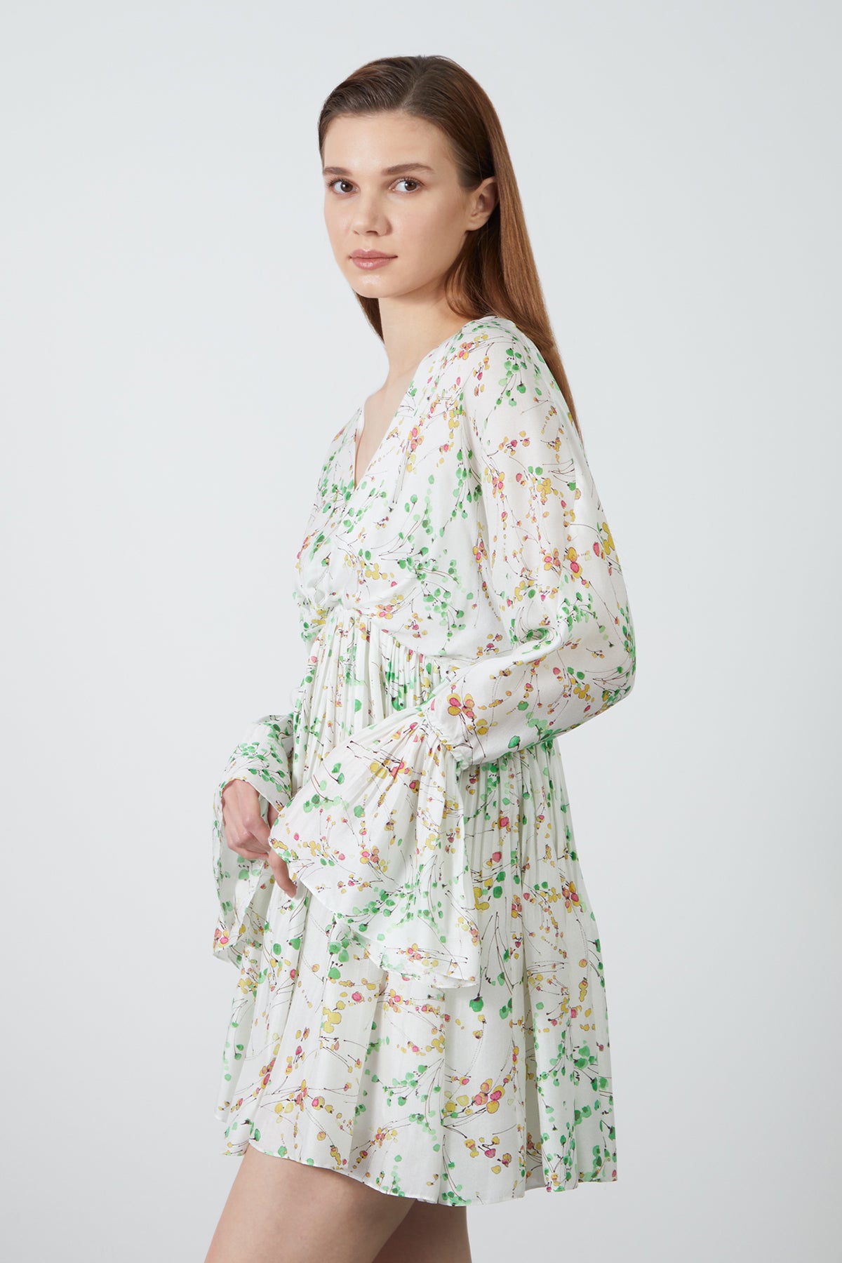 Çiçek Desenli V Yaka Uzun Kollu Elbise