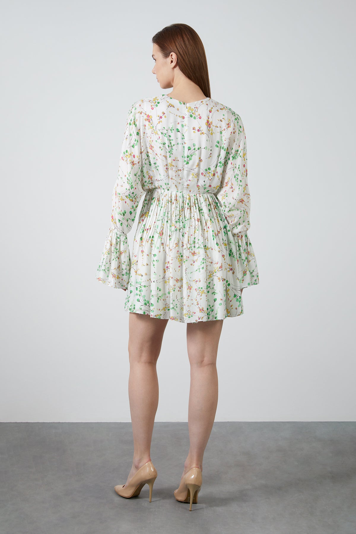 Çiçek Desenli V Yaka Uzun Kollu Elbise