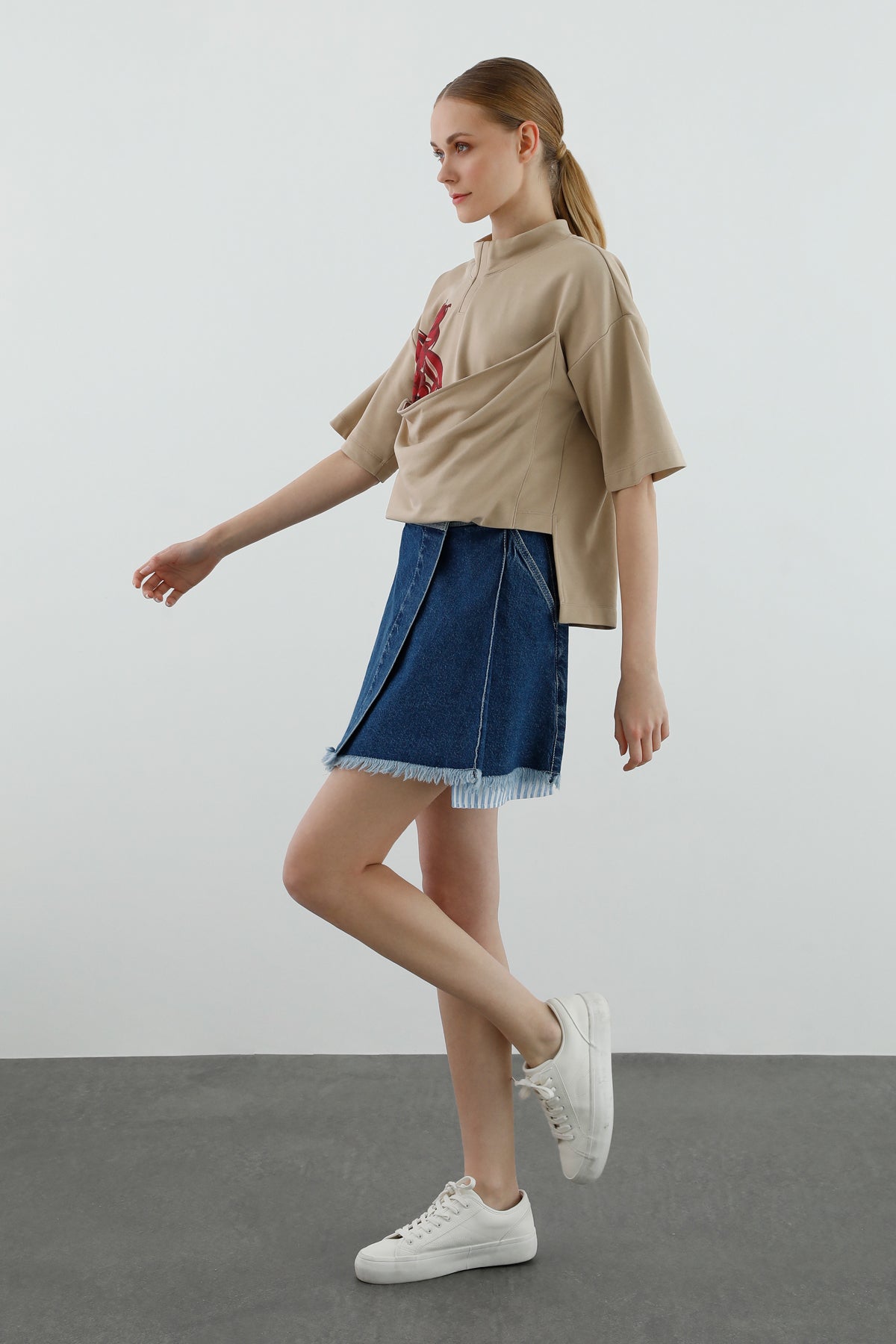 Balıkçı Yaka Baskılı Kısa Kollu Tişört