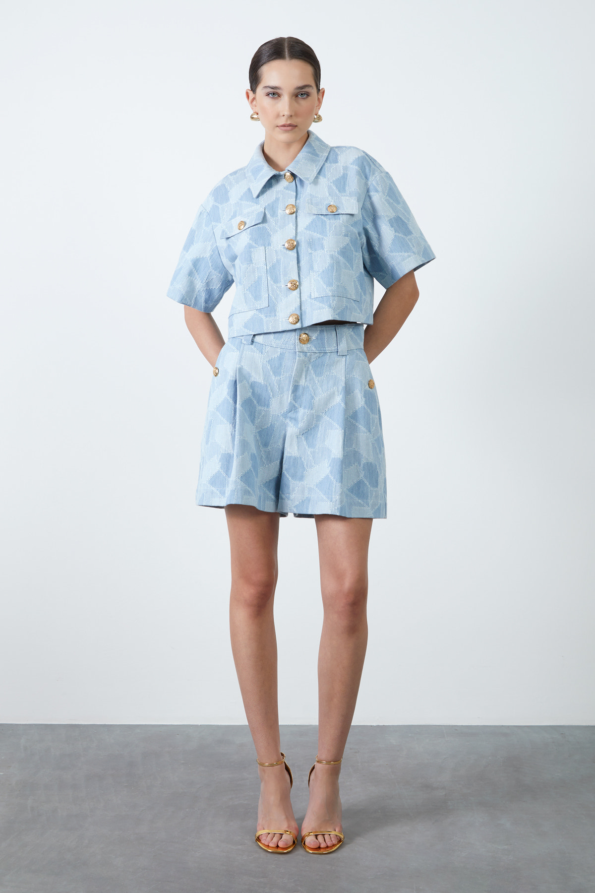 Geometrik Desenli Pili Detaylı Şort