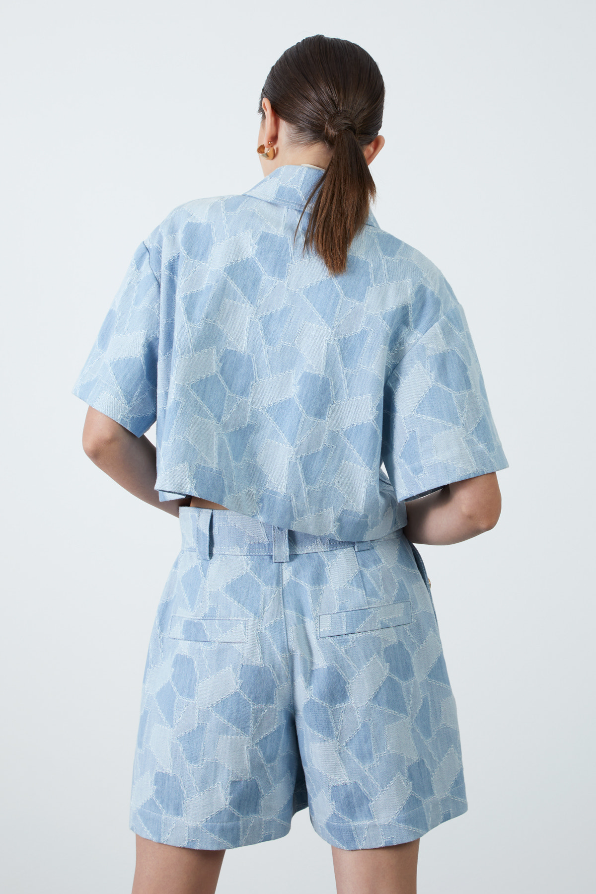 Geometrik Desenli Pili Detaylı Şort