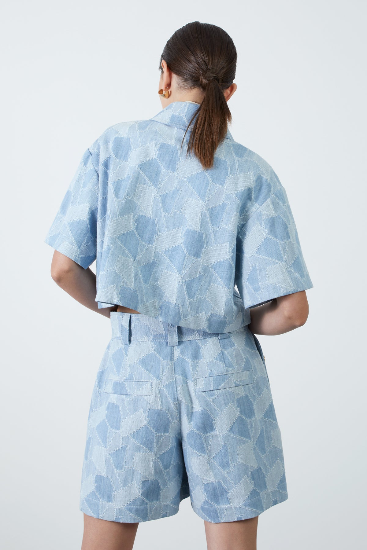 Geometrik Desenli Pili Detaylı Şort