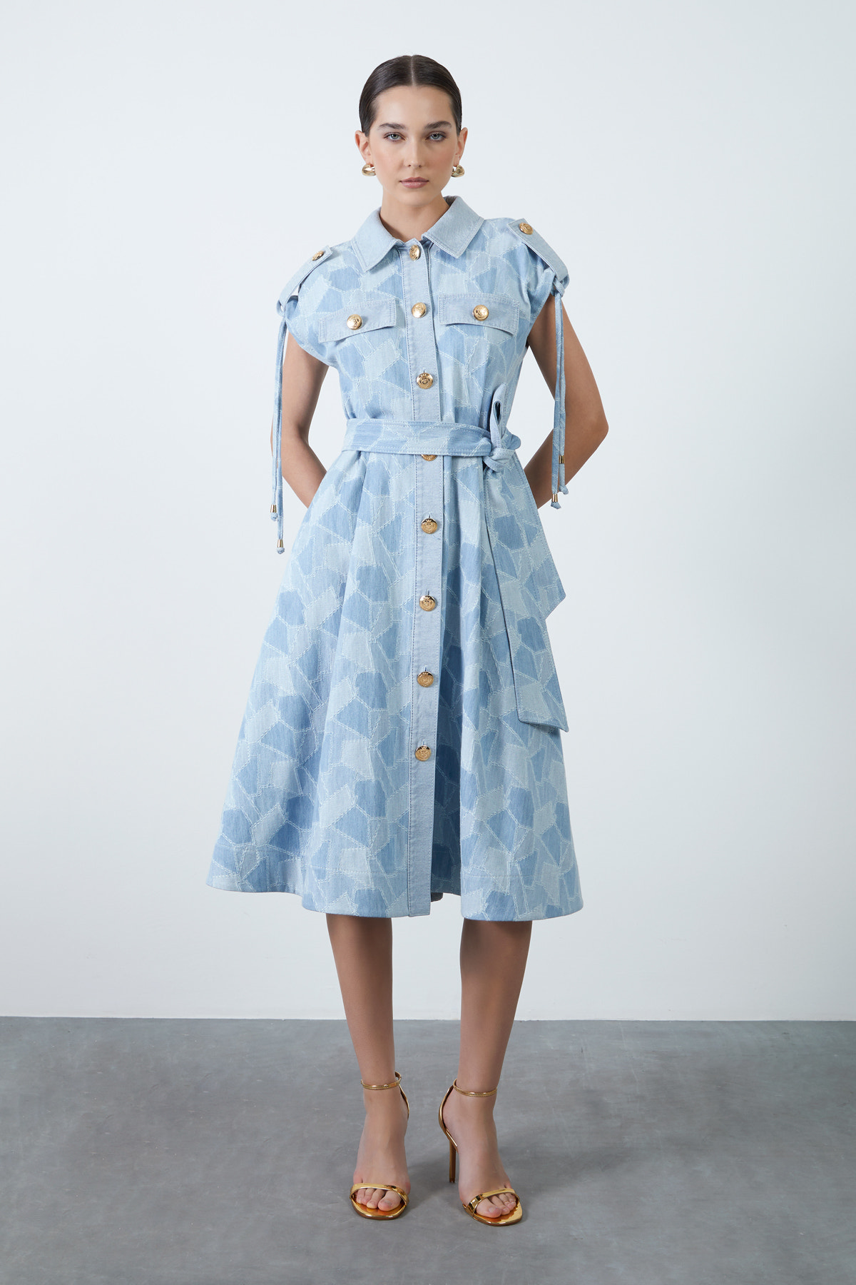 Düğme Detaylı Kuşaklı Patchwork Midi Elbise