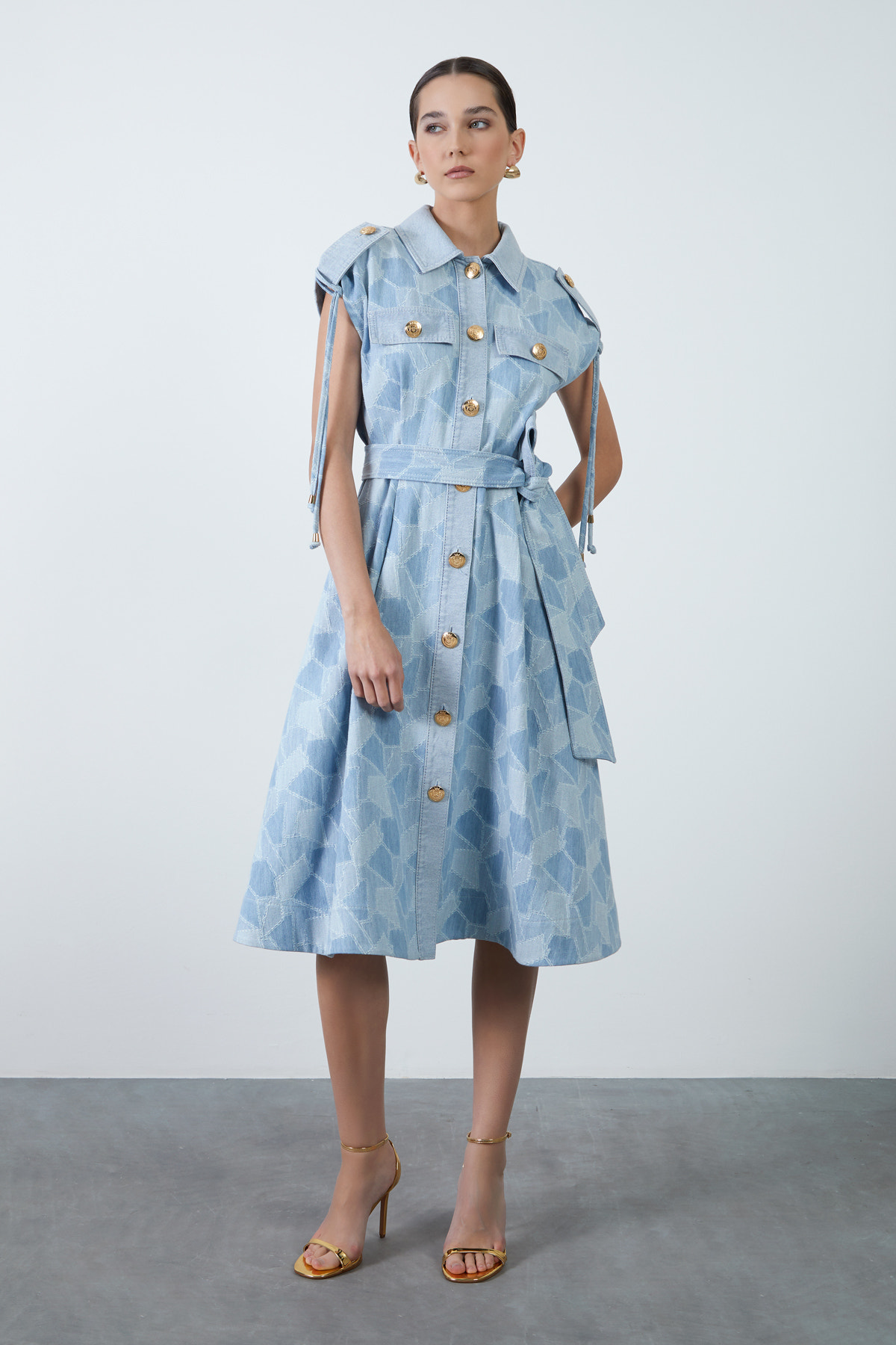 Düğme Detaylı Kuşaklı Patchwork Midi Elbise