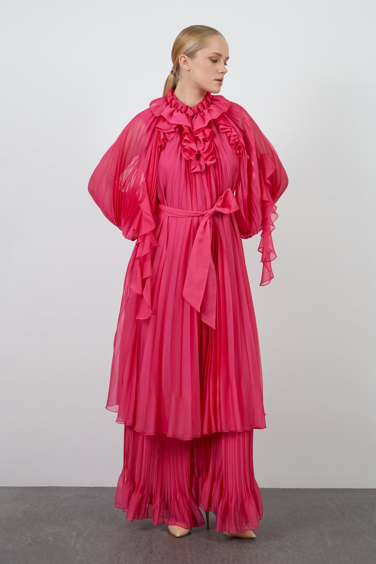 Fırfır Detaylı Uzun Şifon Pembe Elbise