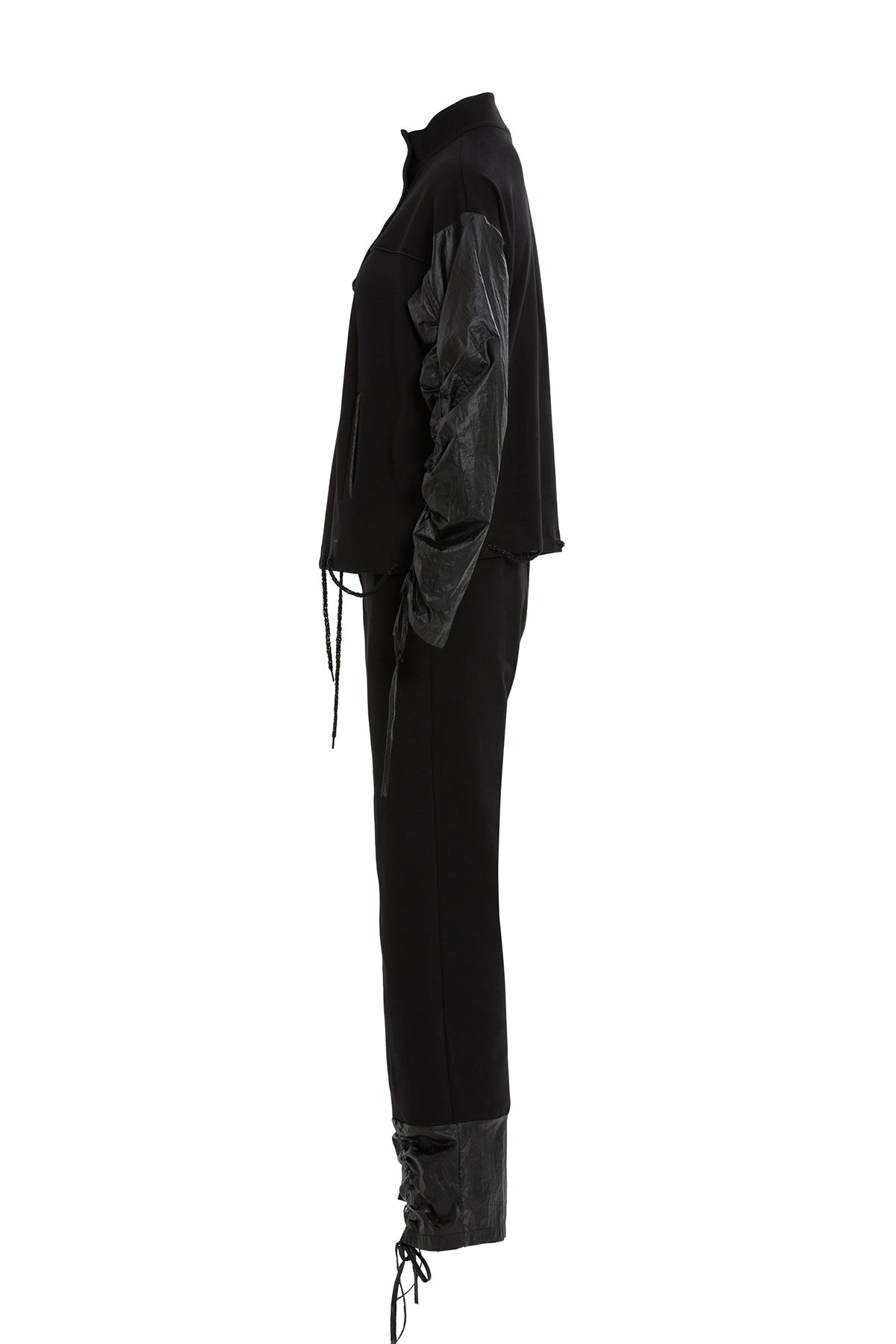 Kolları Büzgülü ve Paçası Bağlamalı Eşofman Takımı