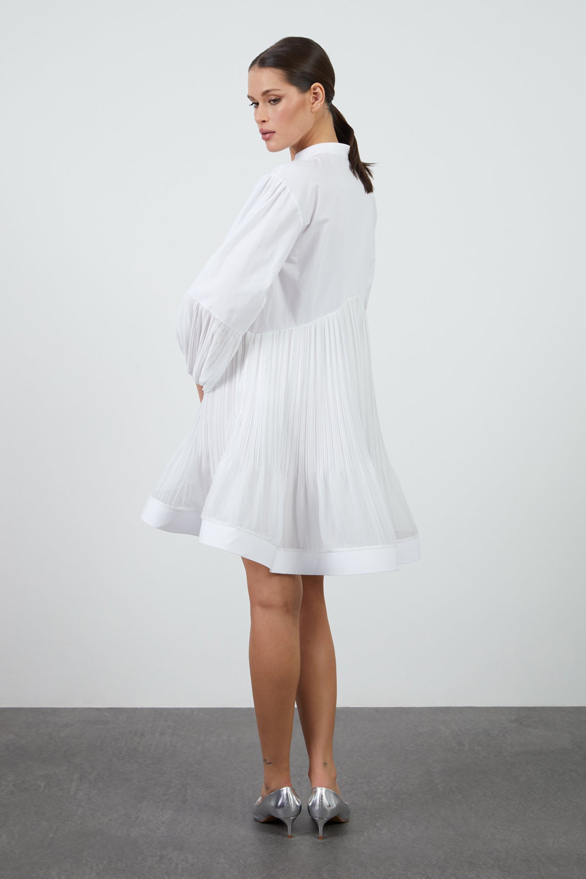 İşlemeli Eteği Piliseli Mini Elbise