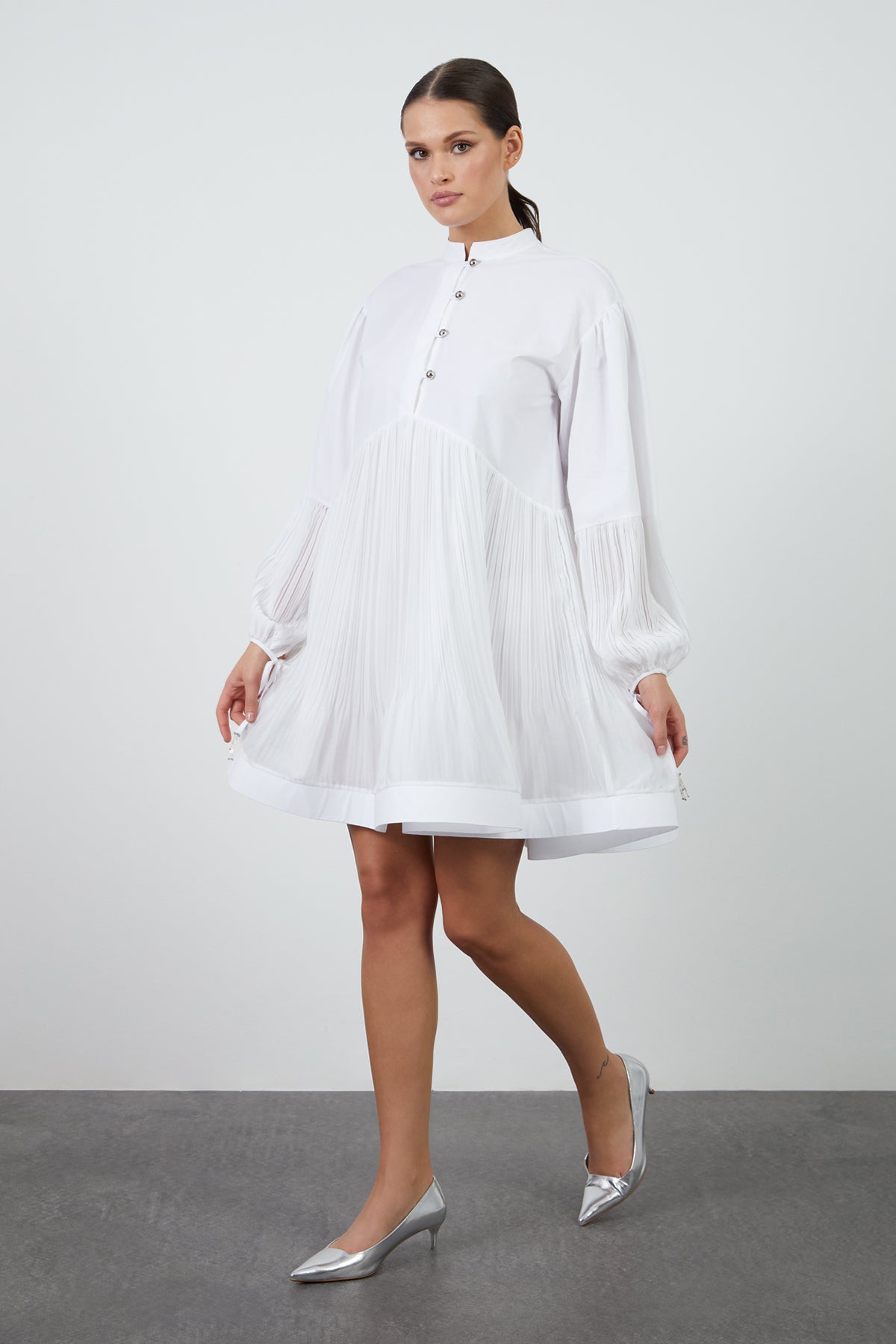 İşlemeli Eteği Piliseli Mini Elbise