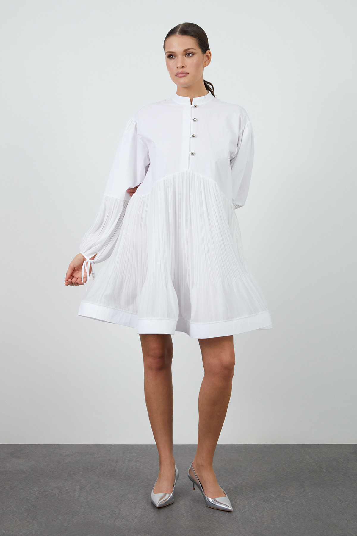 İşlemeli Eteği Piliseli Mini Elbise