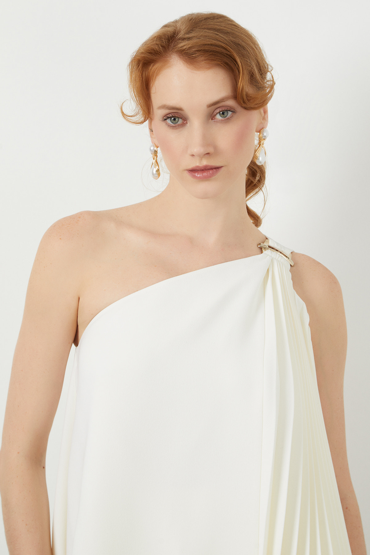 Tek Omuz Toka Detaylı Bluz