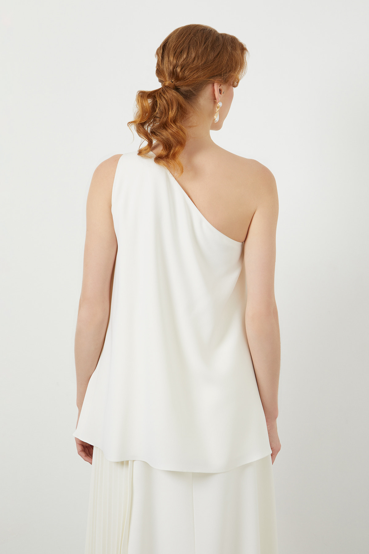 Tek Omuz Toka Detaylı Bluz