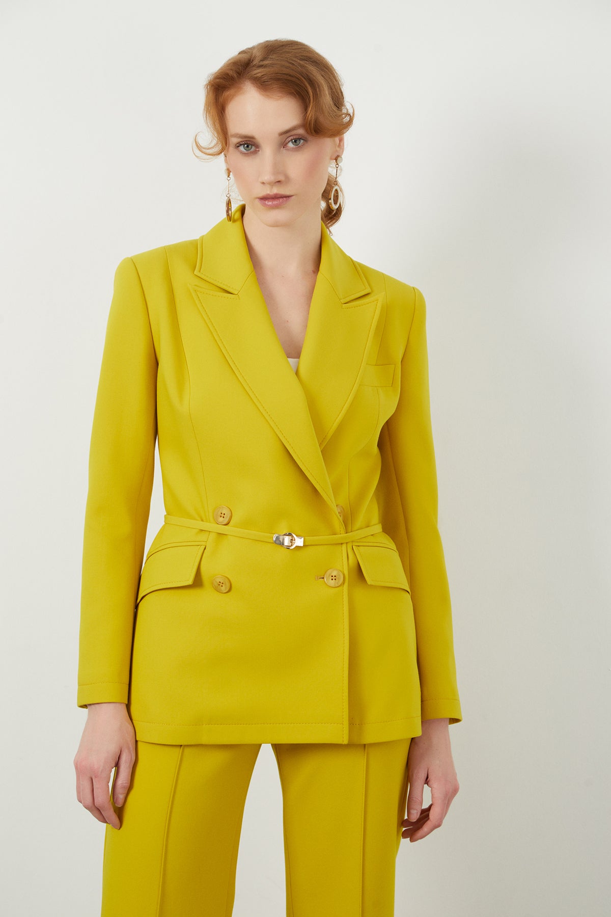 Kemer Detaylı Ceket