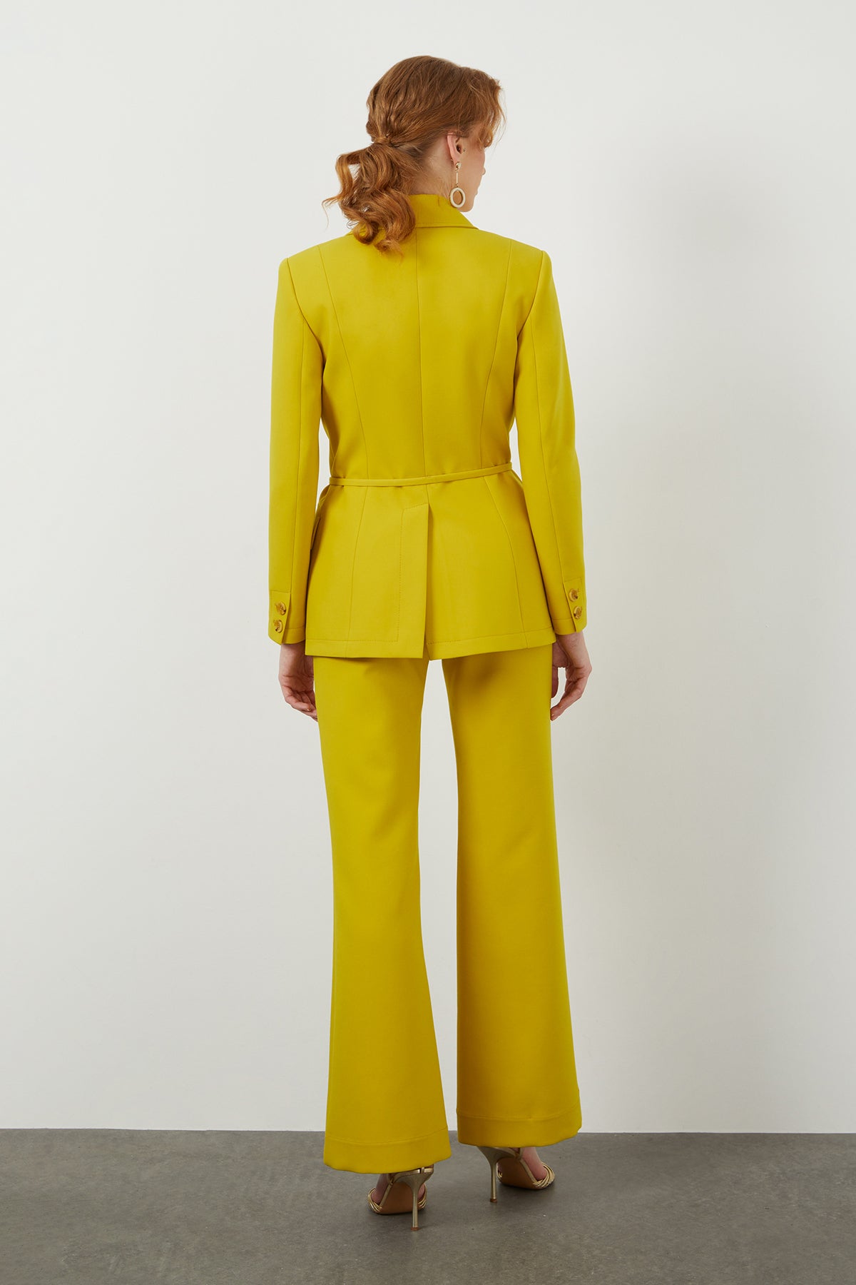 Kemer Detaylı Ceket