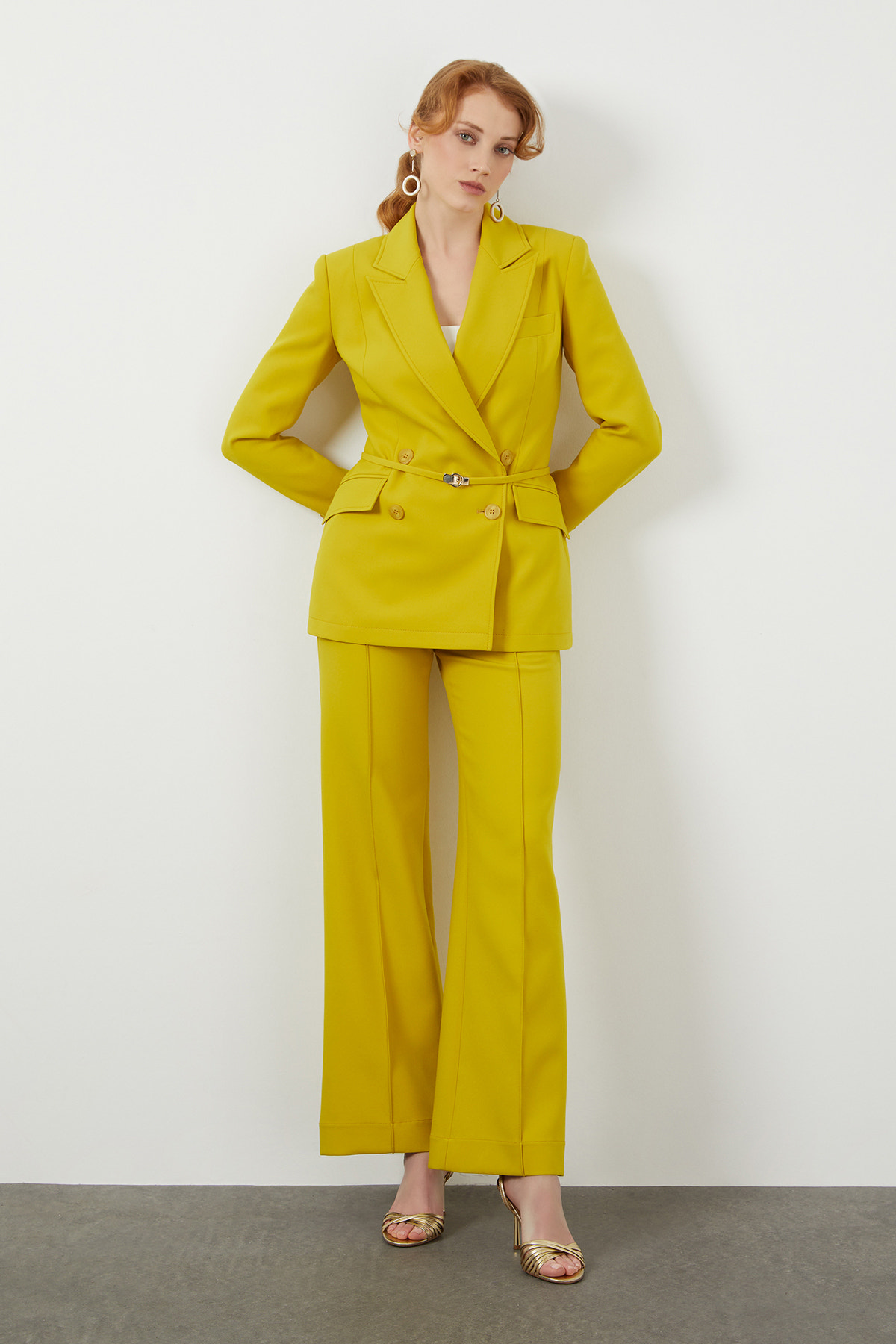 Kemer Detaylı Ceket