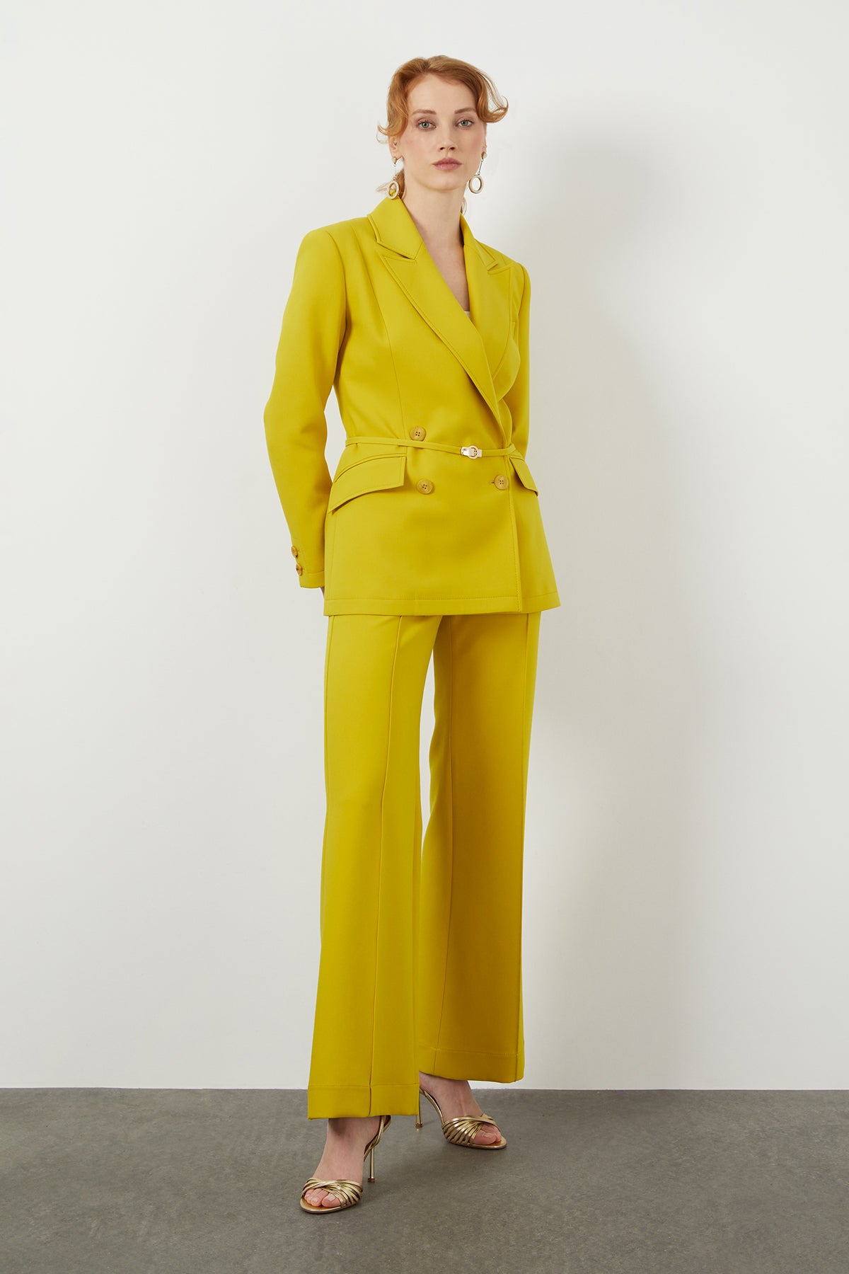 Kemer Detaylı Ceket