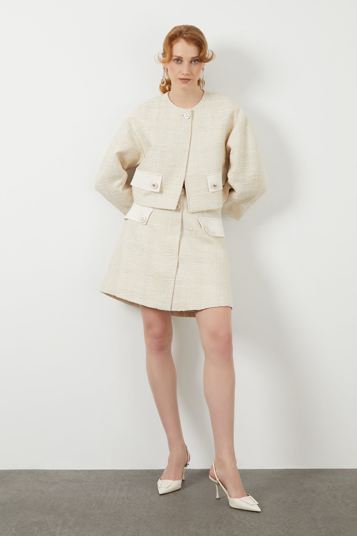 Düğme Detaylı Kısa Ceket