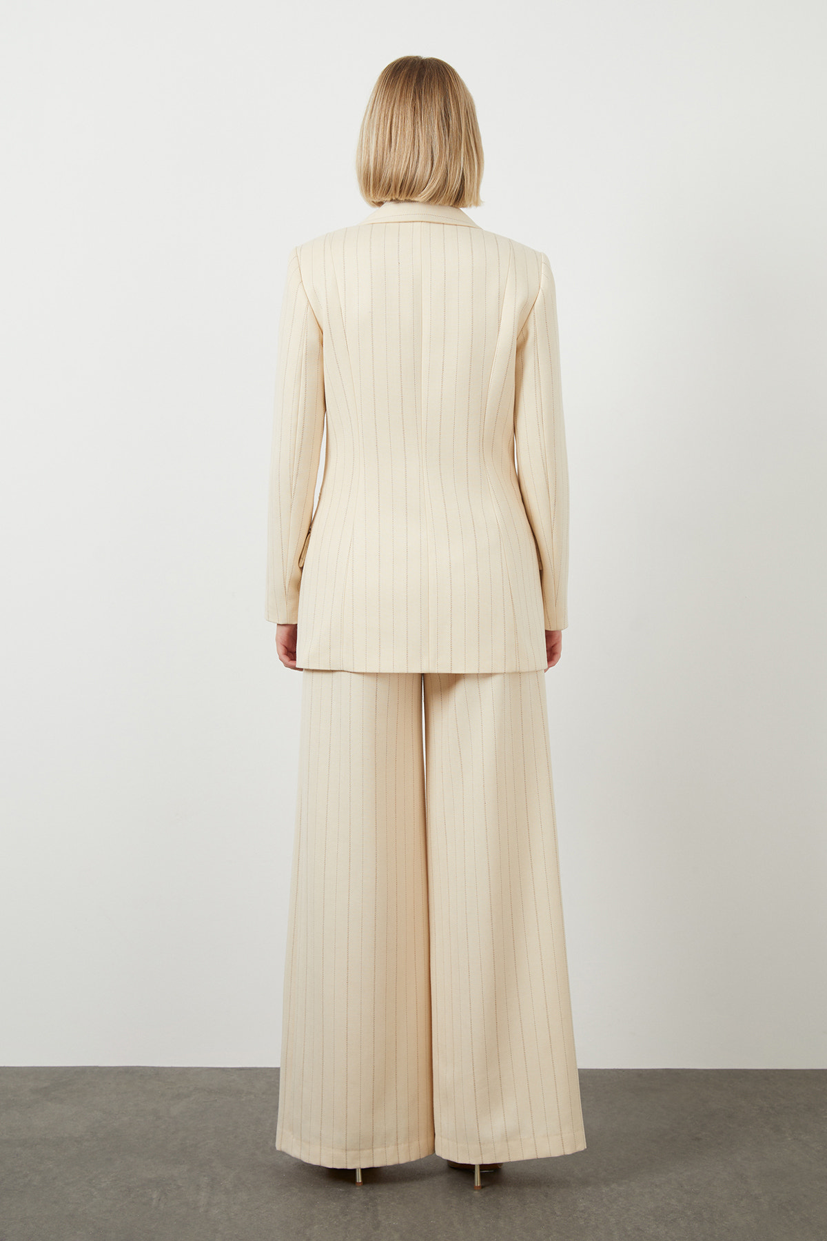 İnci Düğme Detaylı Çizgili Ceket