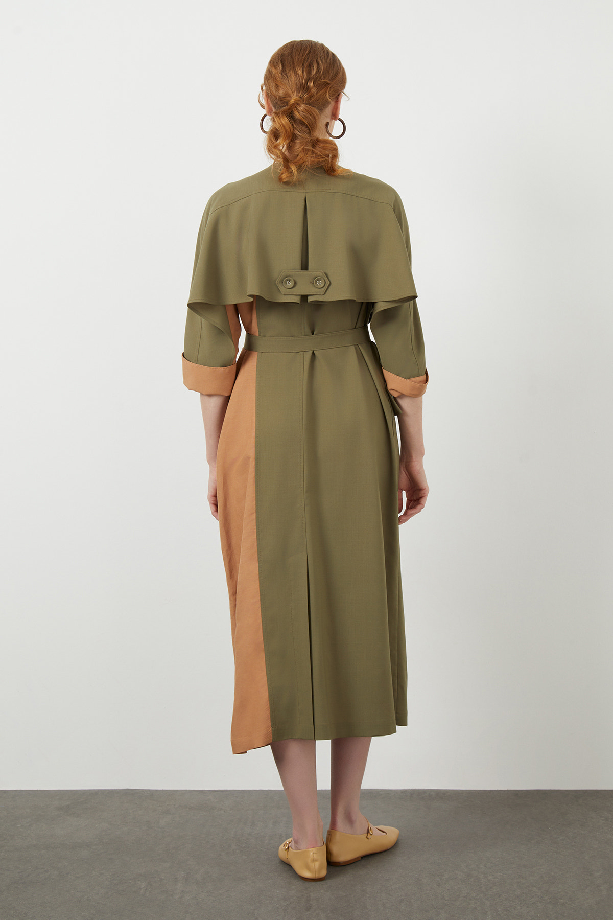 Gömlek Yakalı Kolu Etiket Detaylı Astarlı Trençkot