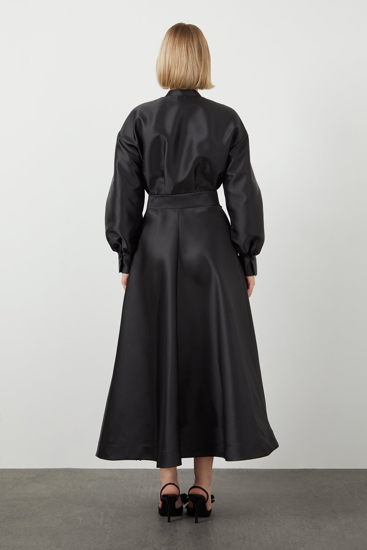 Fiyonk Detaylı Seyyar Kuşaklı Elbise