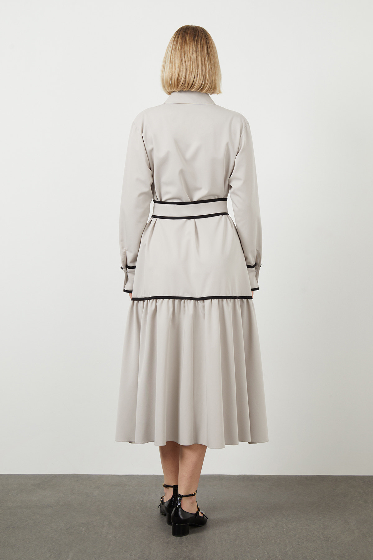 Seyyar Kuşaklı Düğme Kapamalı Midi Elbise