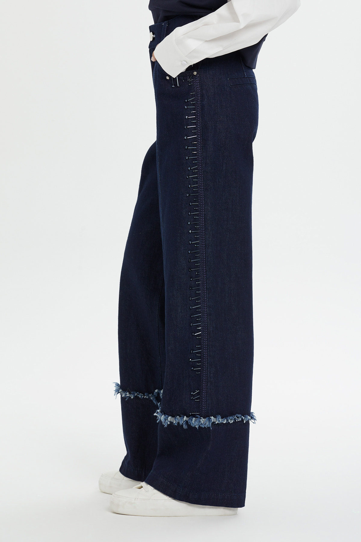 İşleme Detaylı Geniş Paça Jean Pantolon