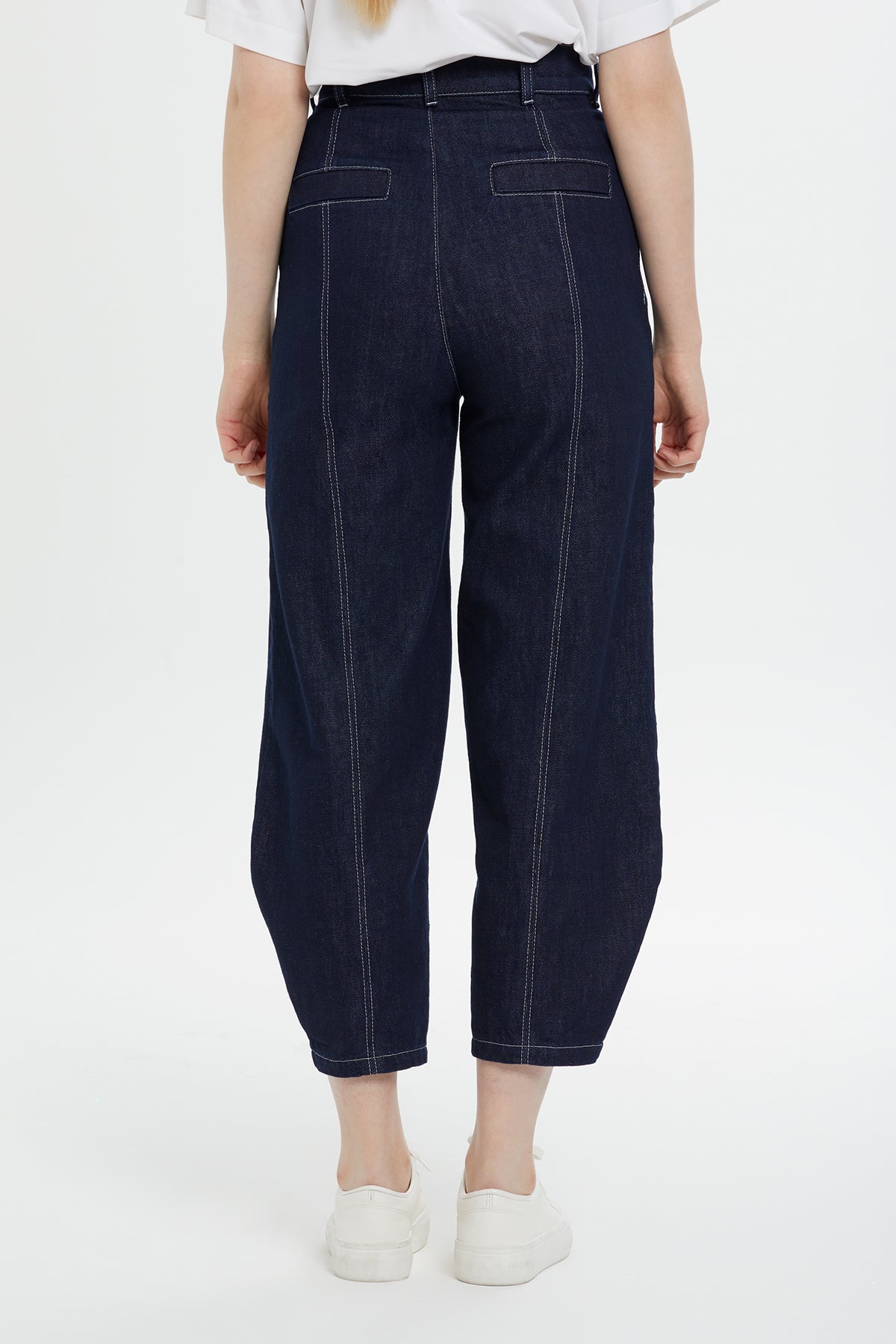 Nakış Boncuk İşlemeli Bol Kesim Paçada Daralan Jean Pantolon