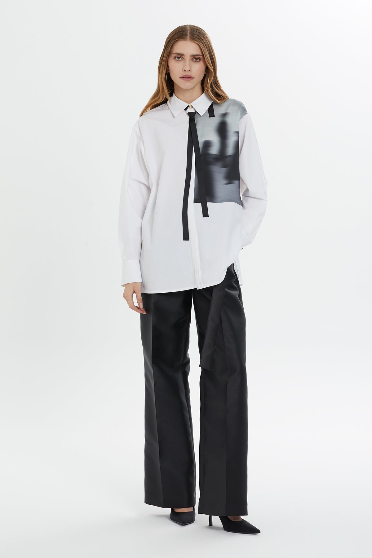 Sol Ön Kısmı Baskılı Yakası Şerit Detaylı Klasik Gömlek