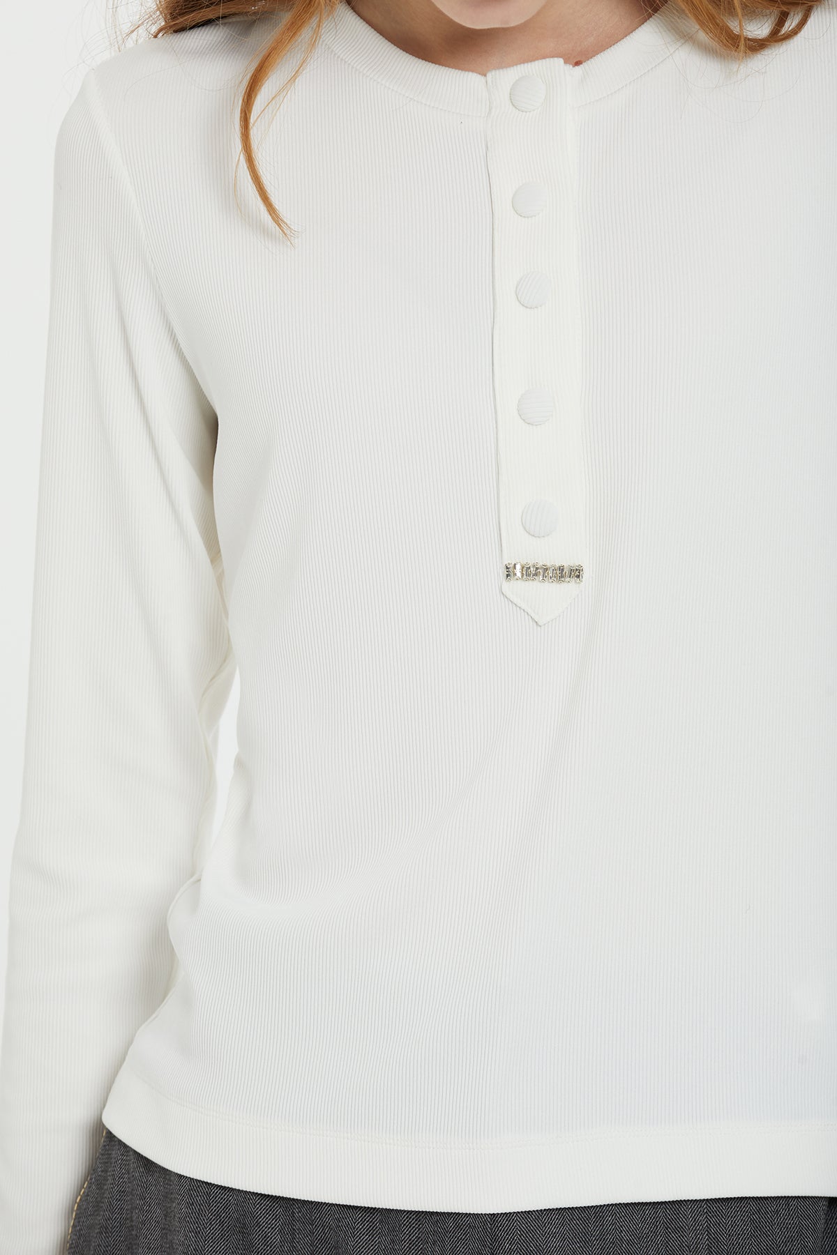 Çıtçıt Kapamalı Ucu Yuvalı İşlemeli Uzun Kollu Bluz