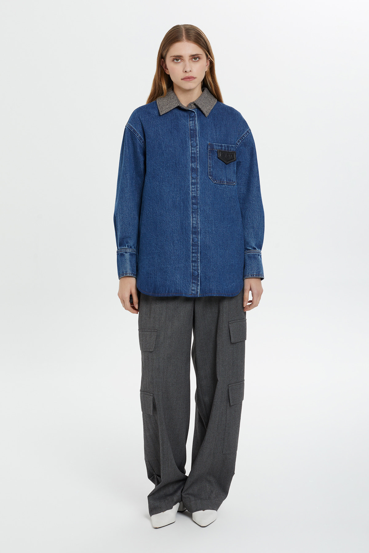 Kontrast Yaka Detaylı Kot Gömlek