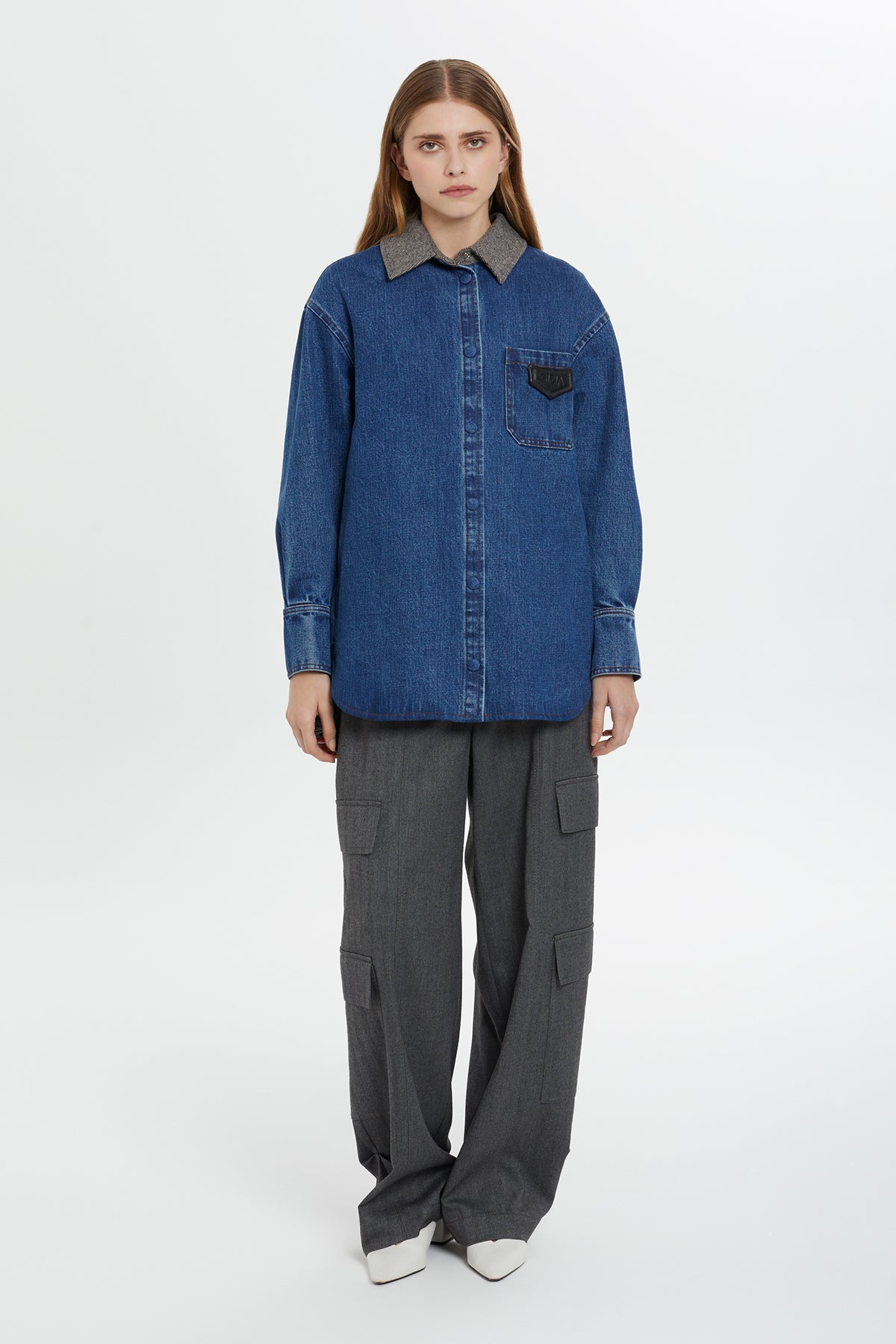 Kontrast Yaka Detaylı Kot Gömlek