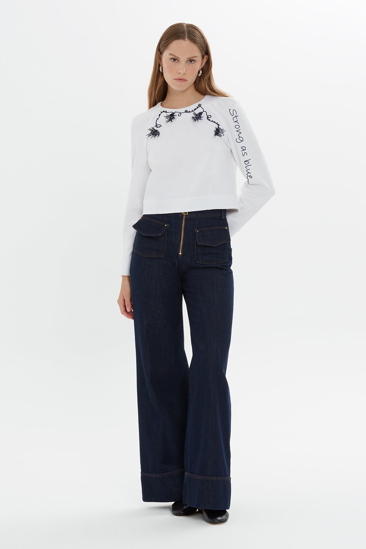 Yaka Ve Koları Nakışlı Boncuk İşlemeli Uzun Kollu Bluz