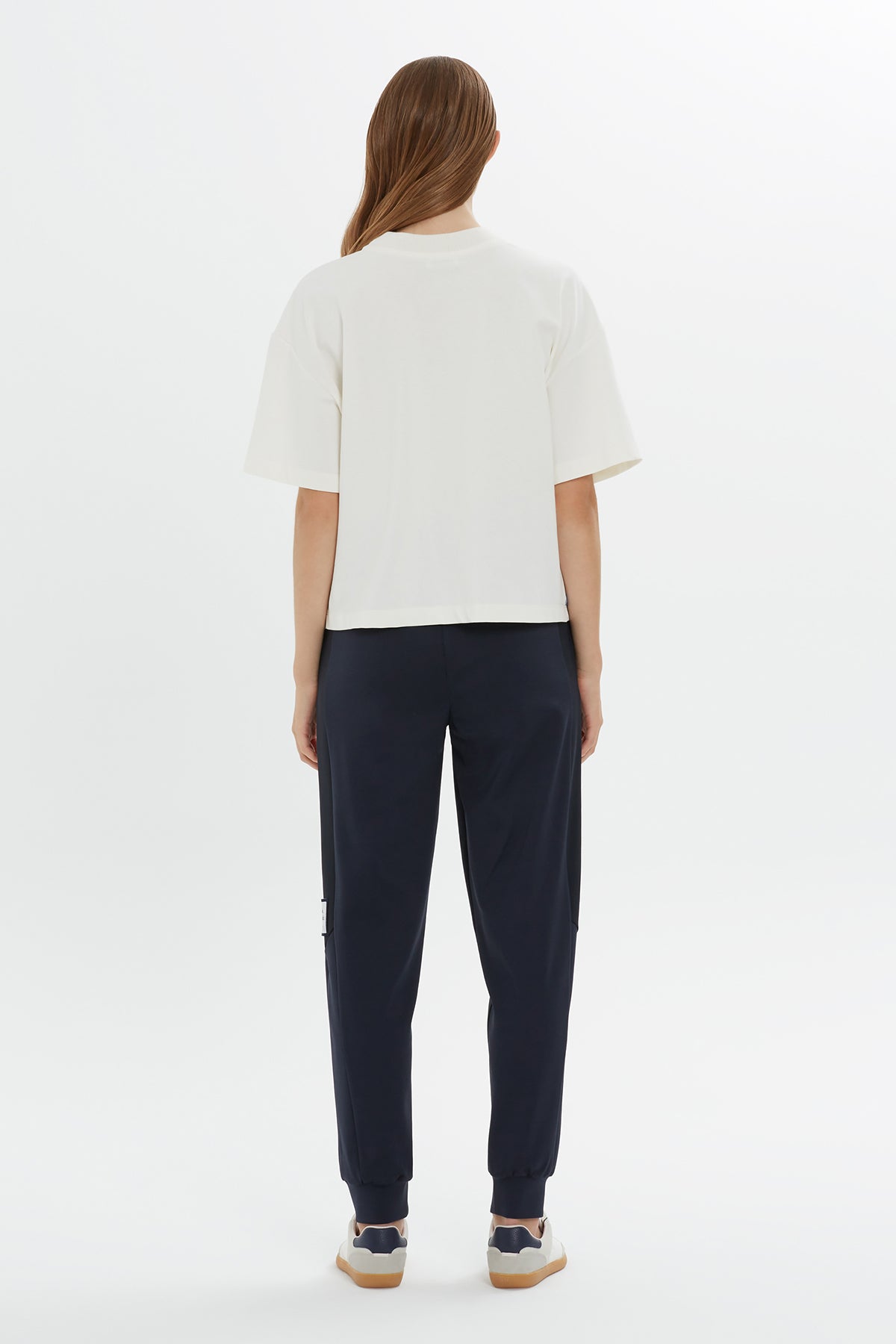 Grafik Desenli Kısa Kollu Tişört