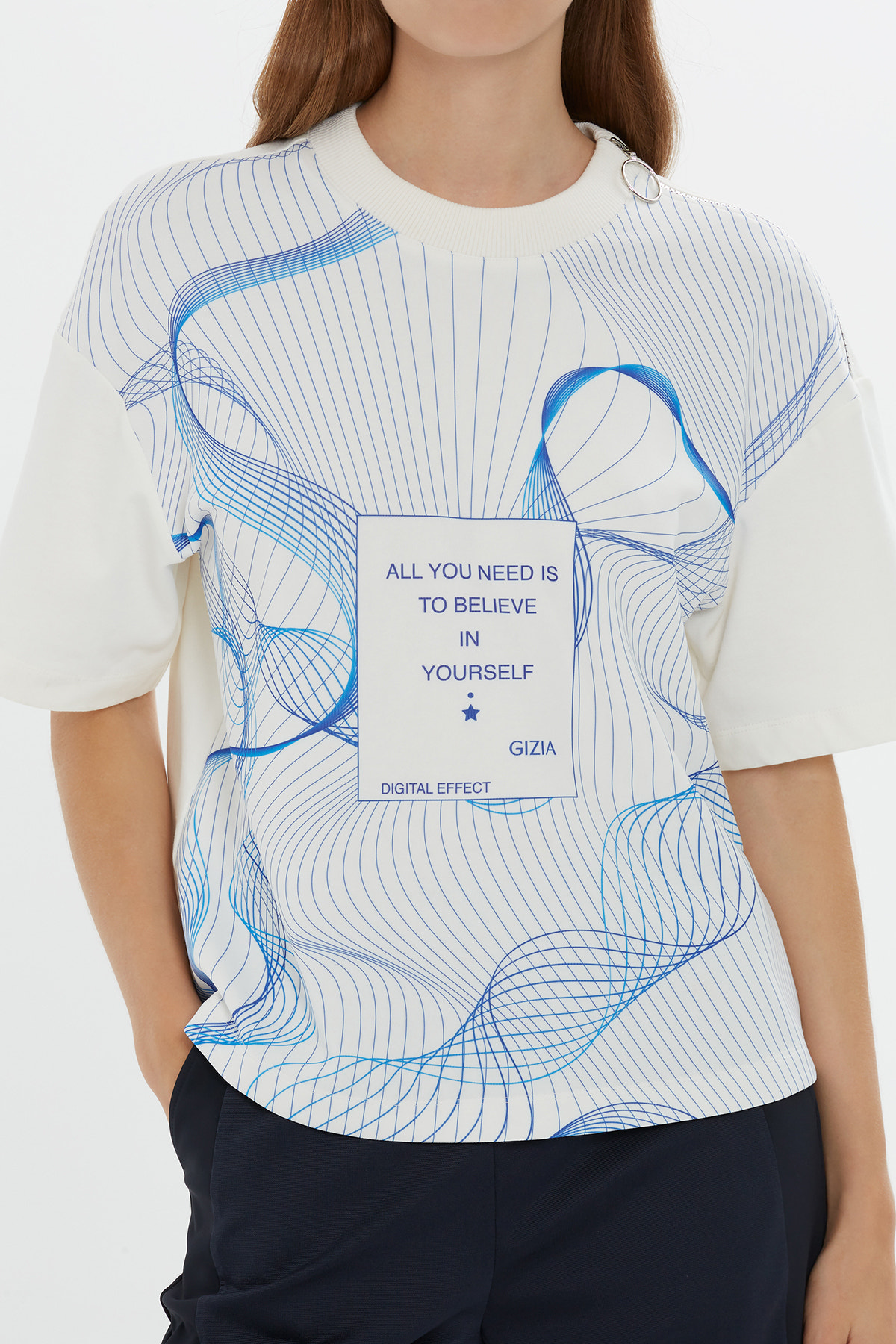 Grafik Desenli Kısa Kollu T-shirt