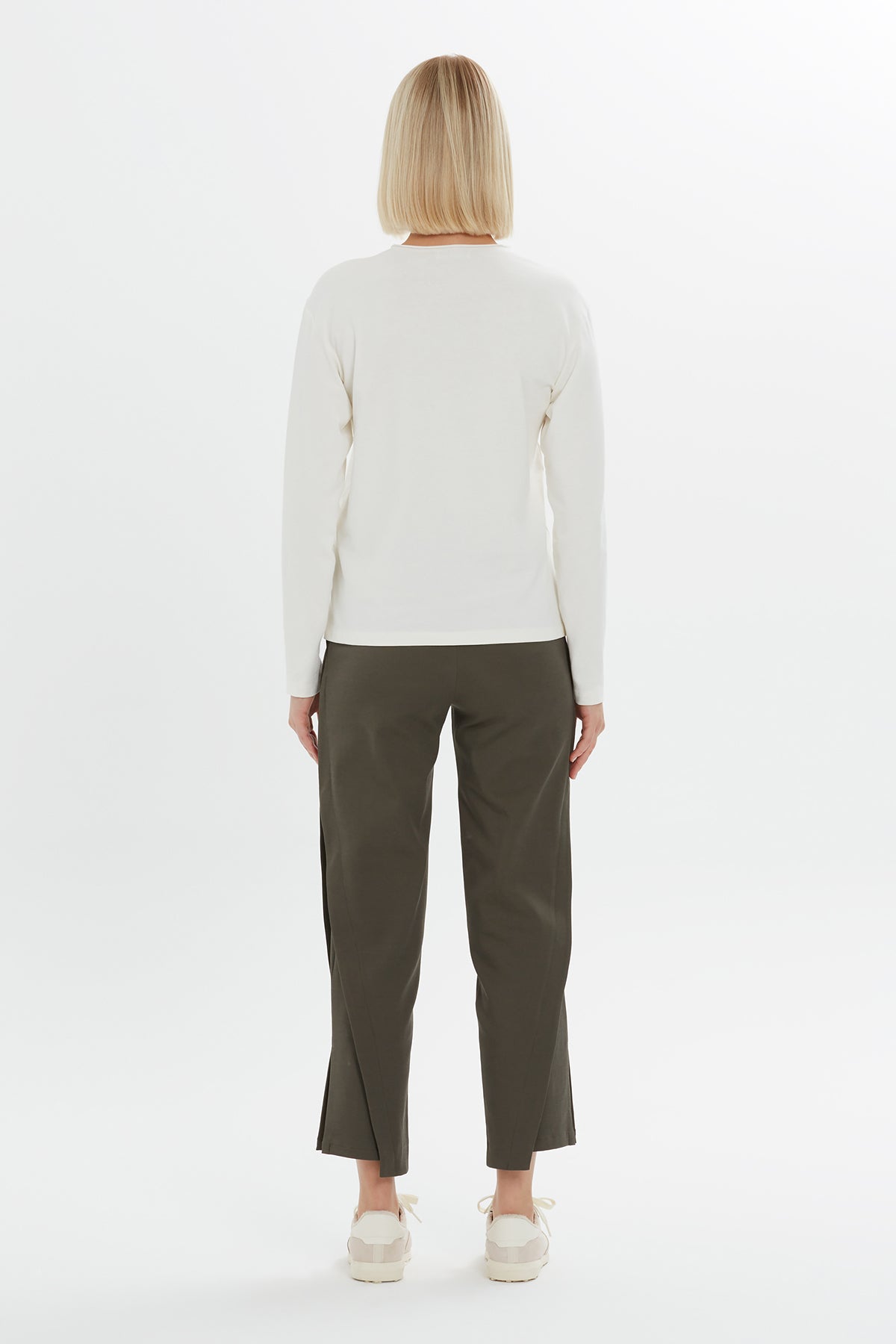 Kelebek Detaylı Uzun Kollu Bluz