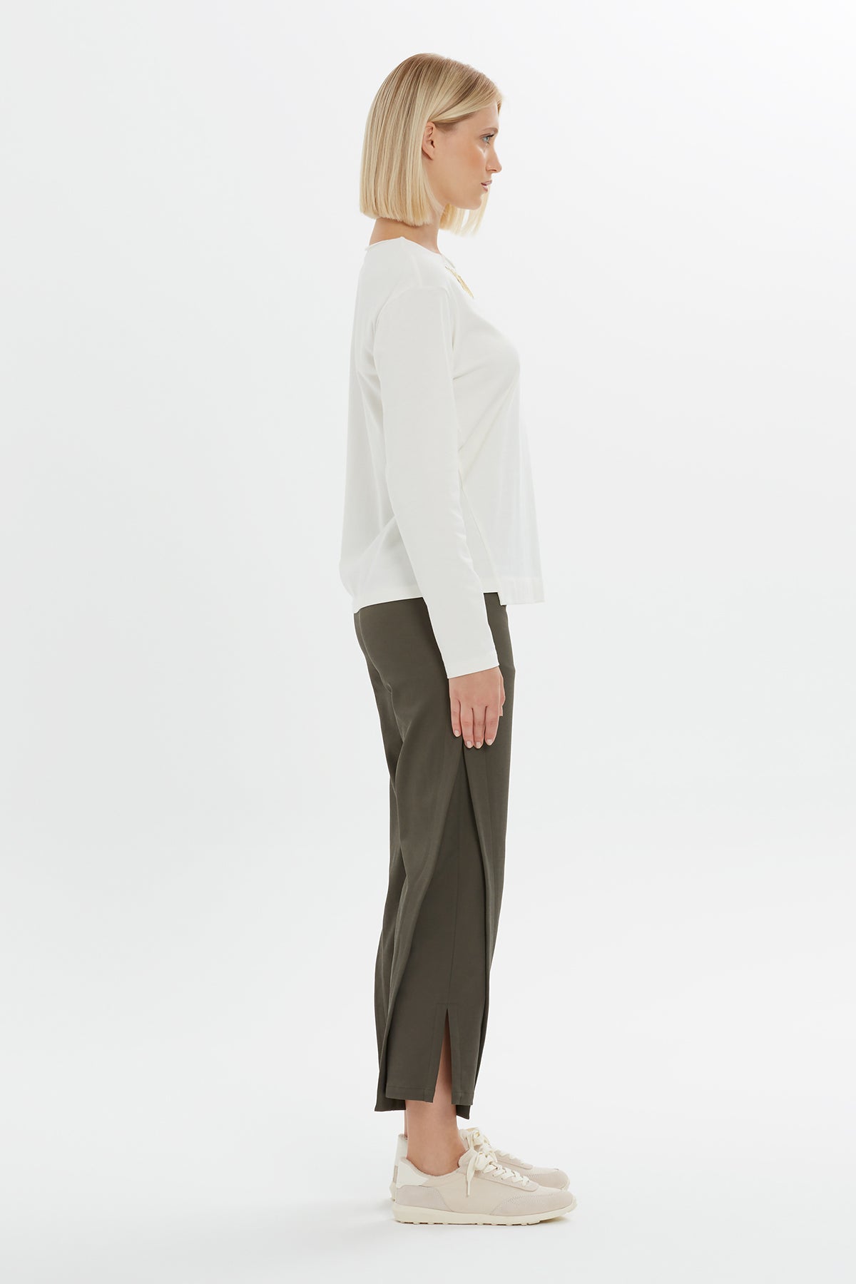 Kelebek Detaylı Uzun Kollu Bluz