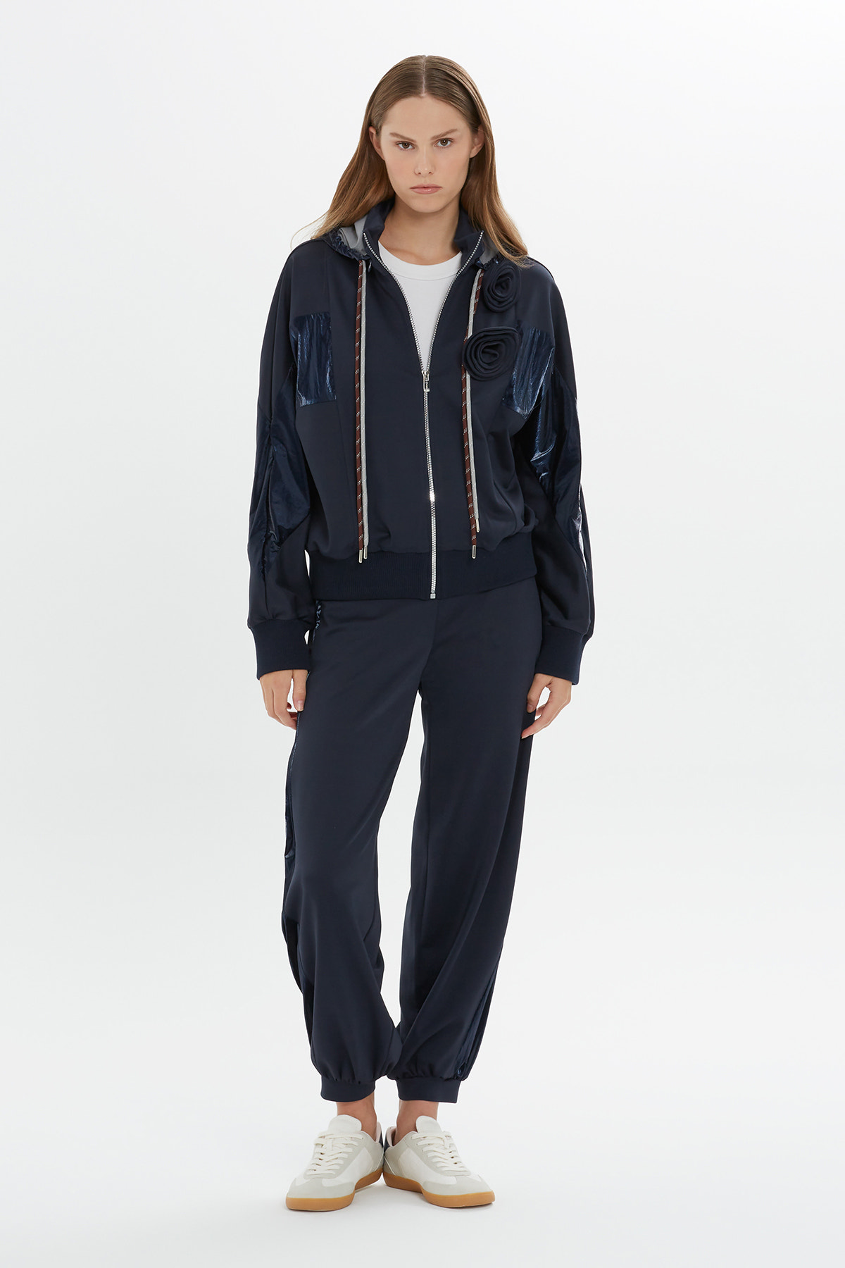 Gül Detaylı Sweatshirt