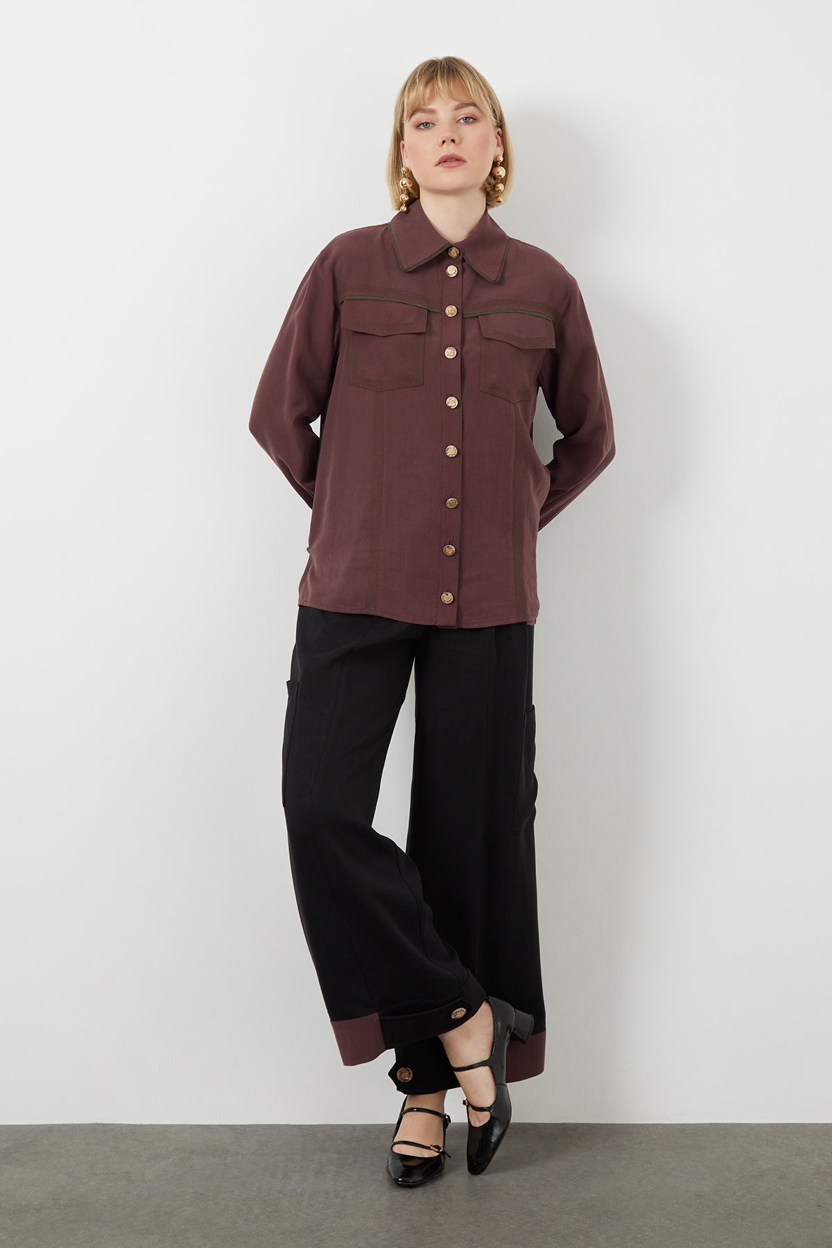 Klasik Yaka Kapaklı Çift Cepli Gömlek