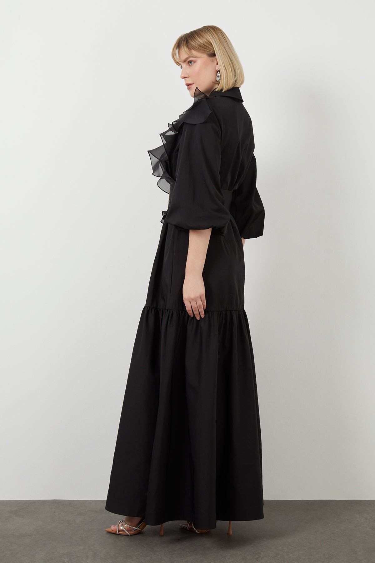 Fırfır Detaylı Truvakar Kollu Uzun Elbise