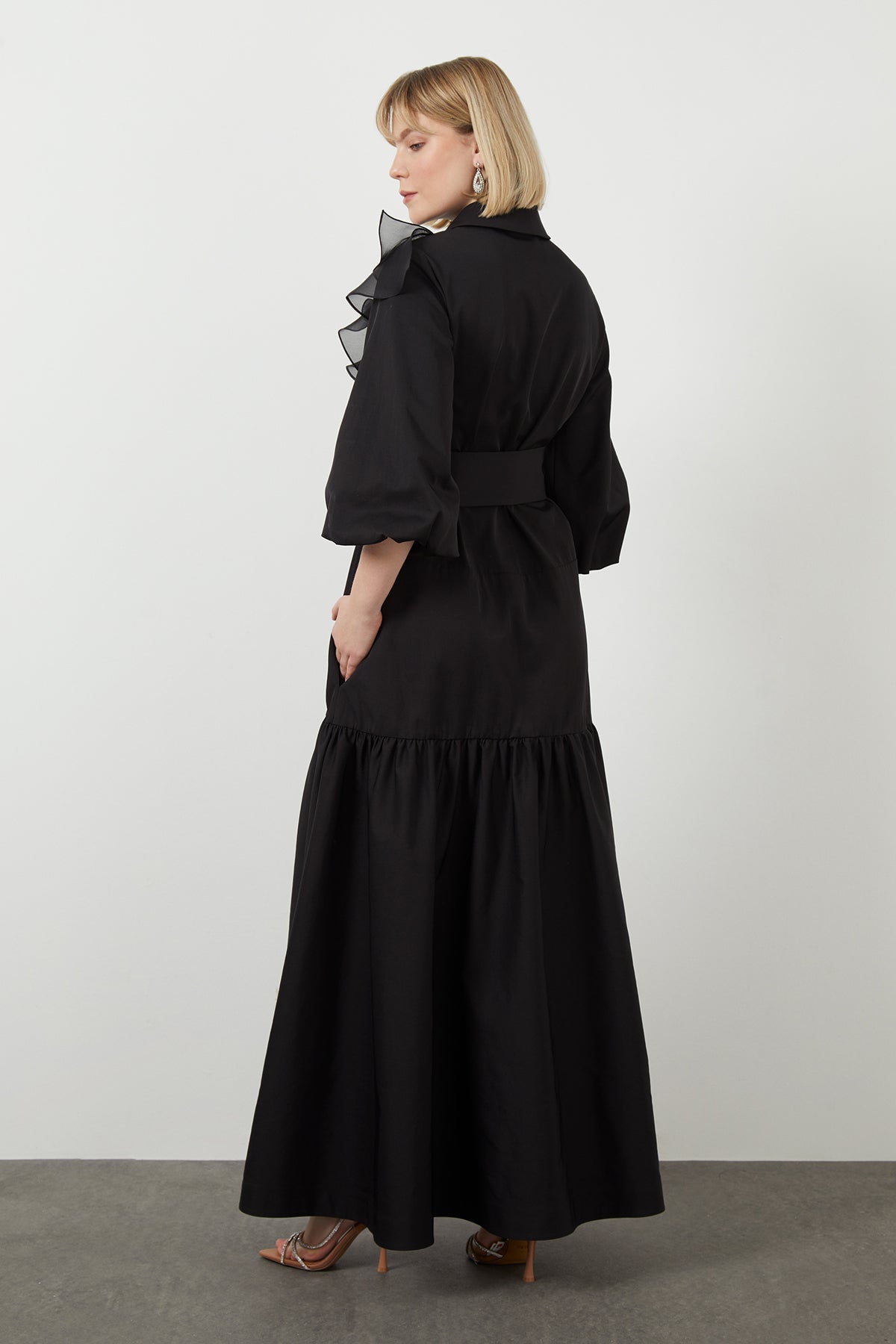 Fırfır Detaylı Truvakar Kollu Uzun Elbise