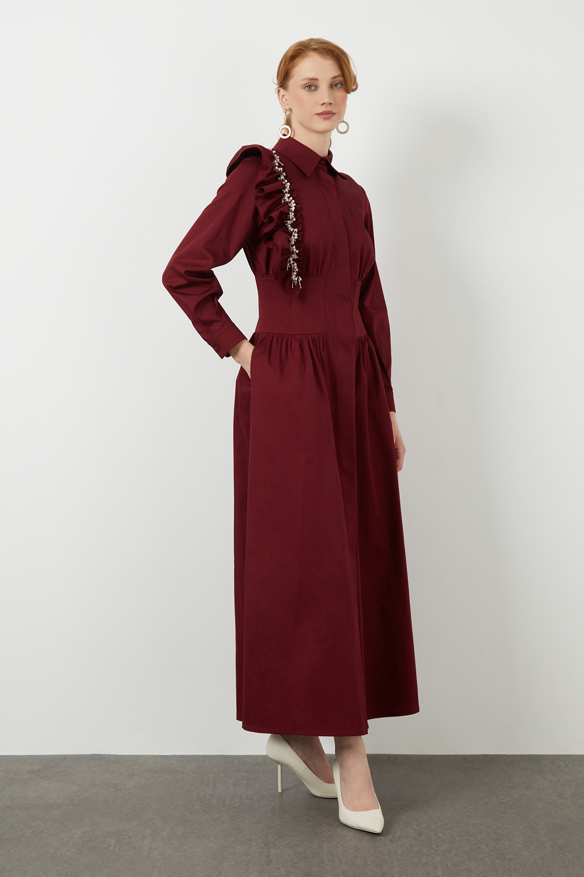 Beli Korsaj Detaylı Pile Üstüne Boncuk İşlemeli Maxi Elbise