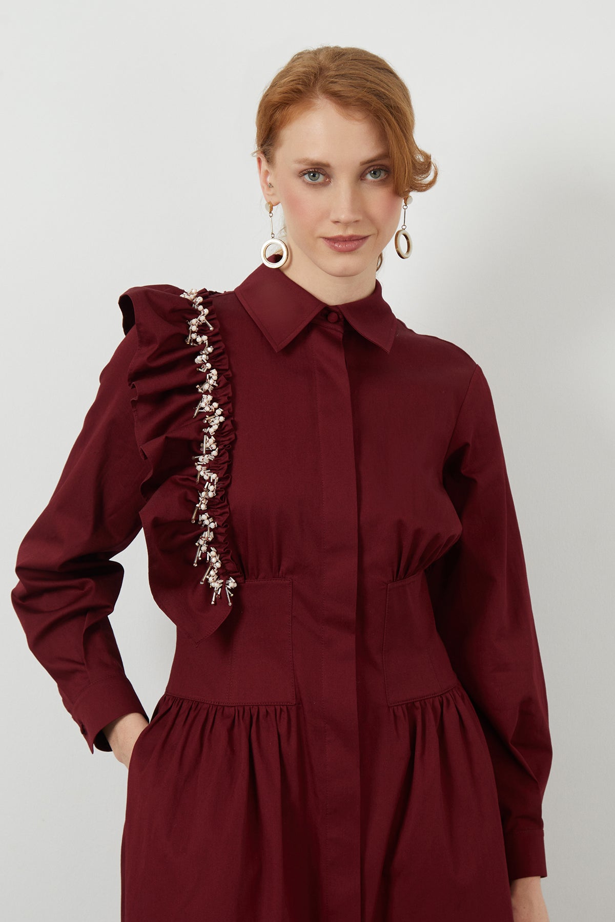 Beli Korsaj Detaylı Pile Üstüne Boncuk İşlemeli Uzun Elbise