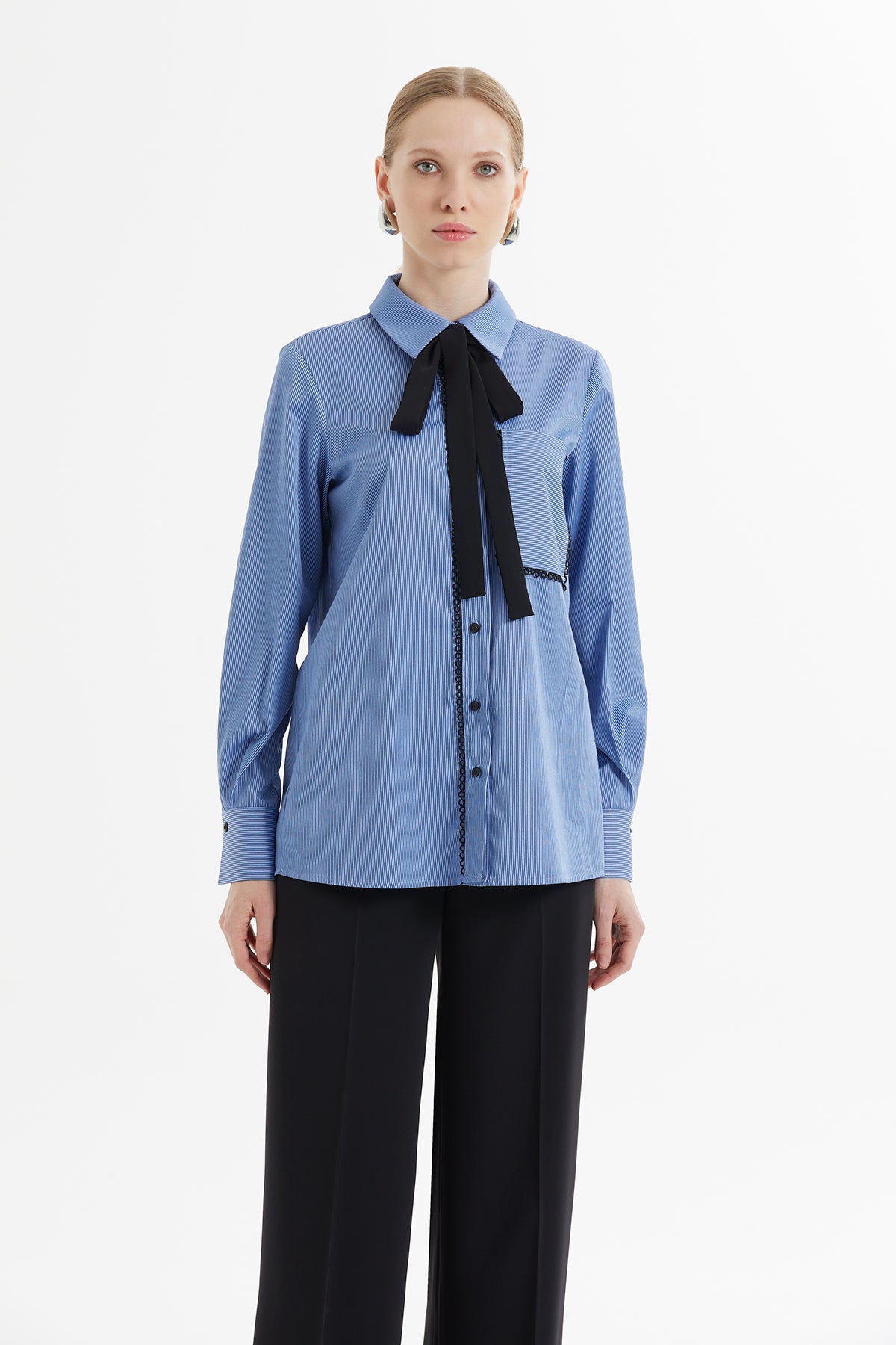 Şerit Biye Detaylı Çizgili Gömlek Ve Pantolonlu Takım