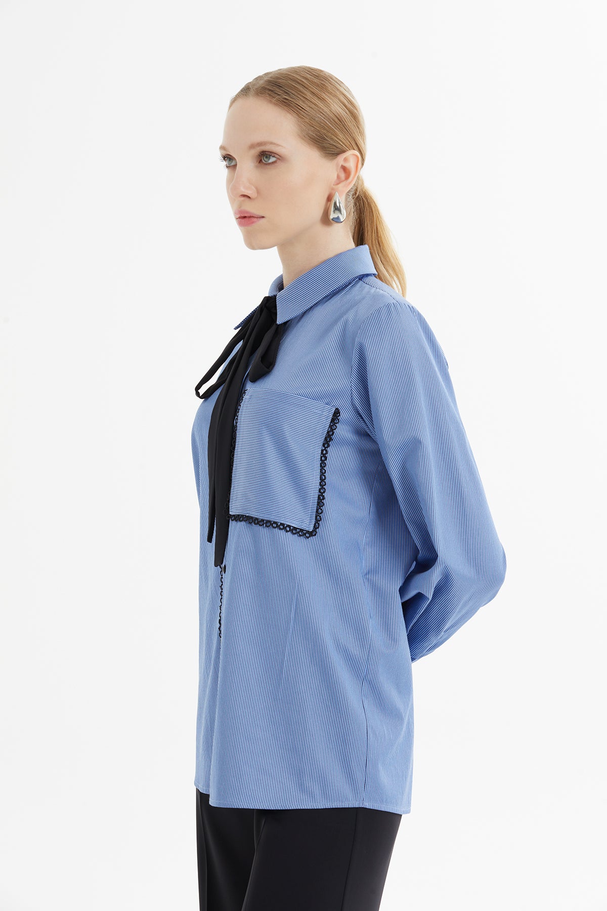 Şerit Biye Detaylı Çizgili Gömlek Ve Pantolonlu Takım