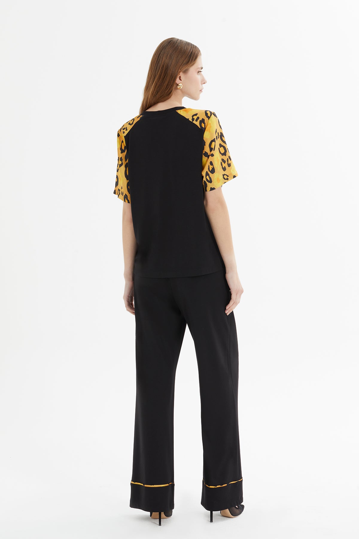 Kolu Ve Çiçeği Leopar Desenli Takım