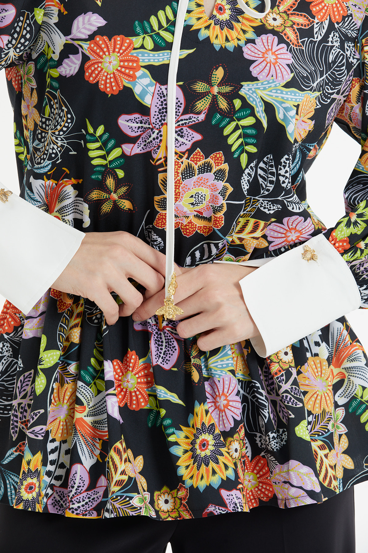 Fiyonk Detaylı Desenli Bluz Ve Pantolon Takım