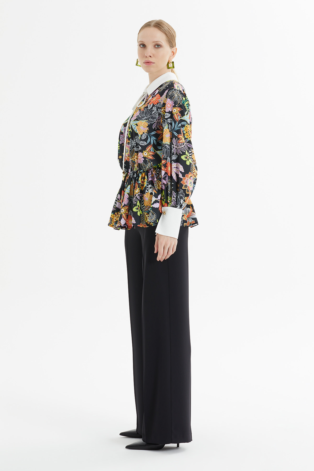 Fiyonk Detaylı Desenli Bluz Ve Pantolon Takım