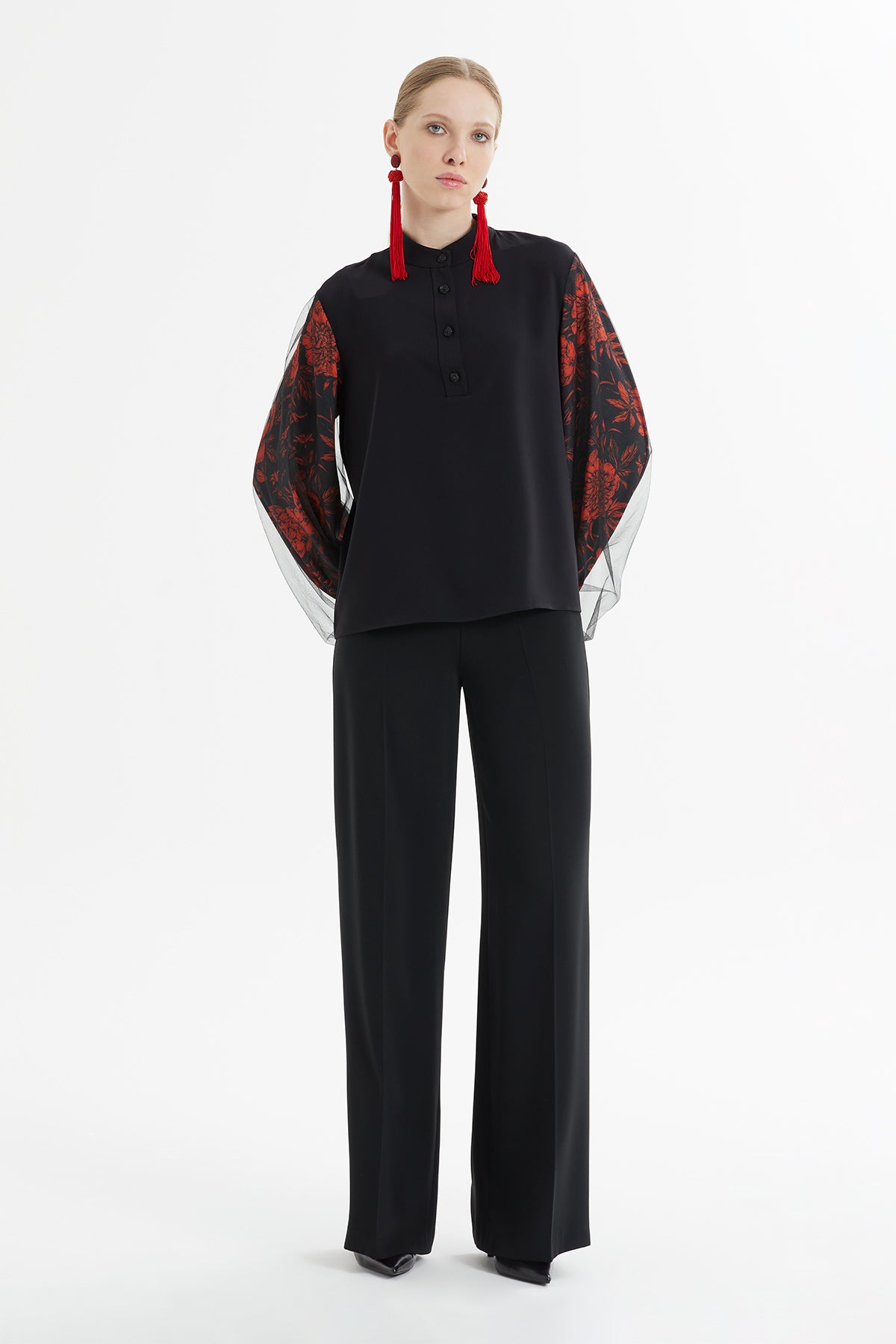 Kolları Tül Detaylı Bluz Bol Paça Pantolonlu Takım